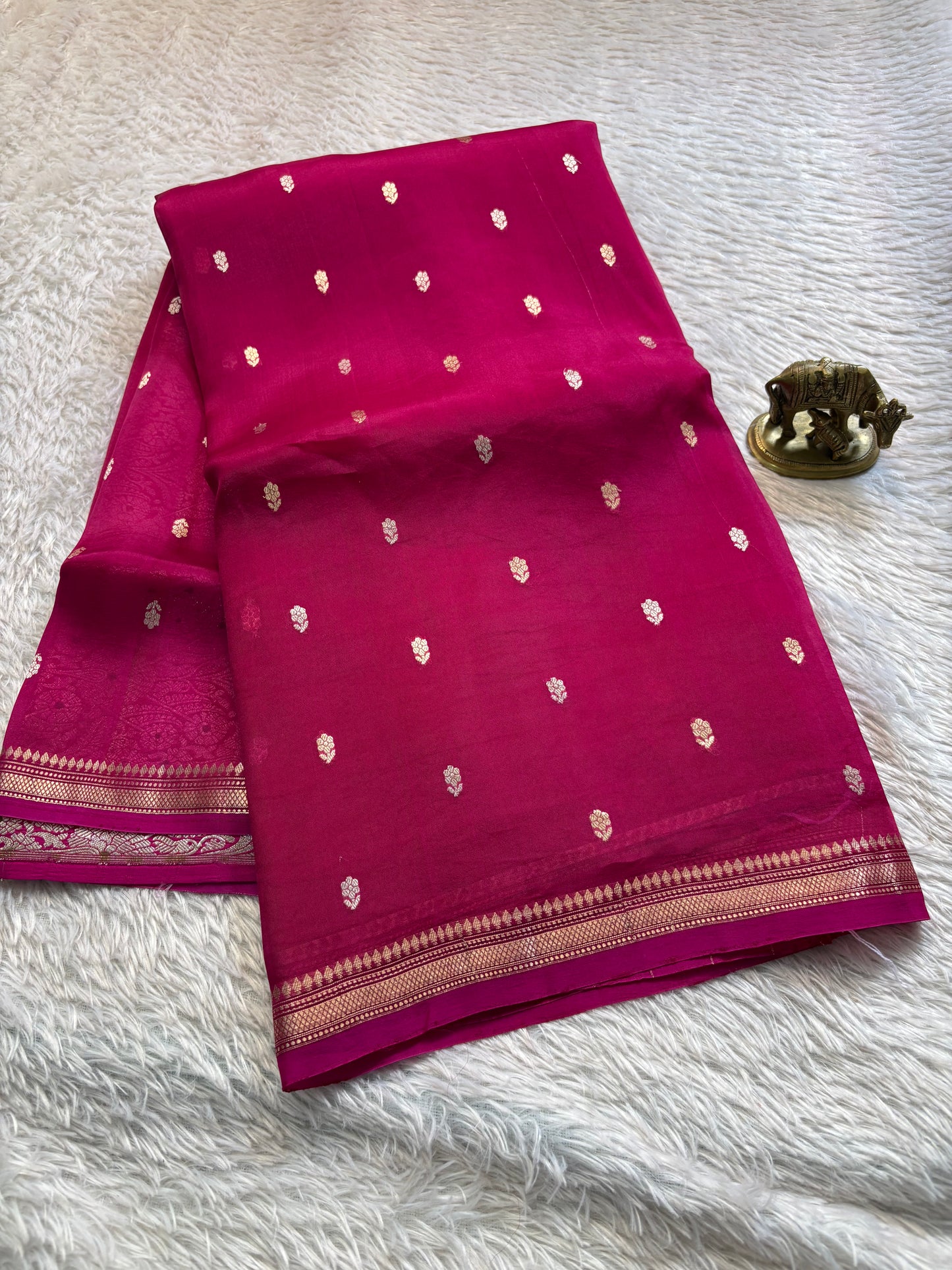 Ishani : Solid Rani pink