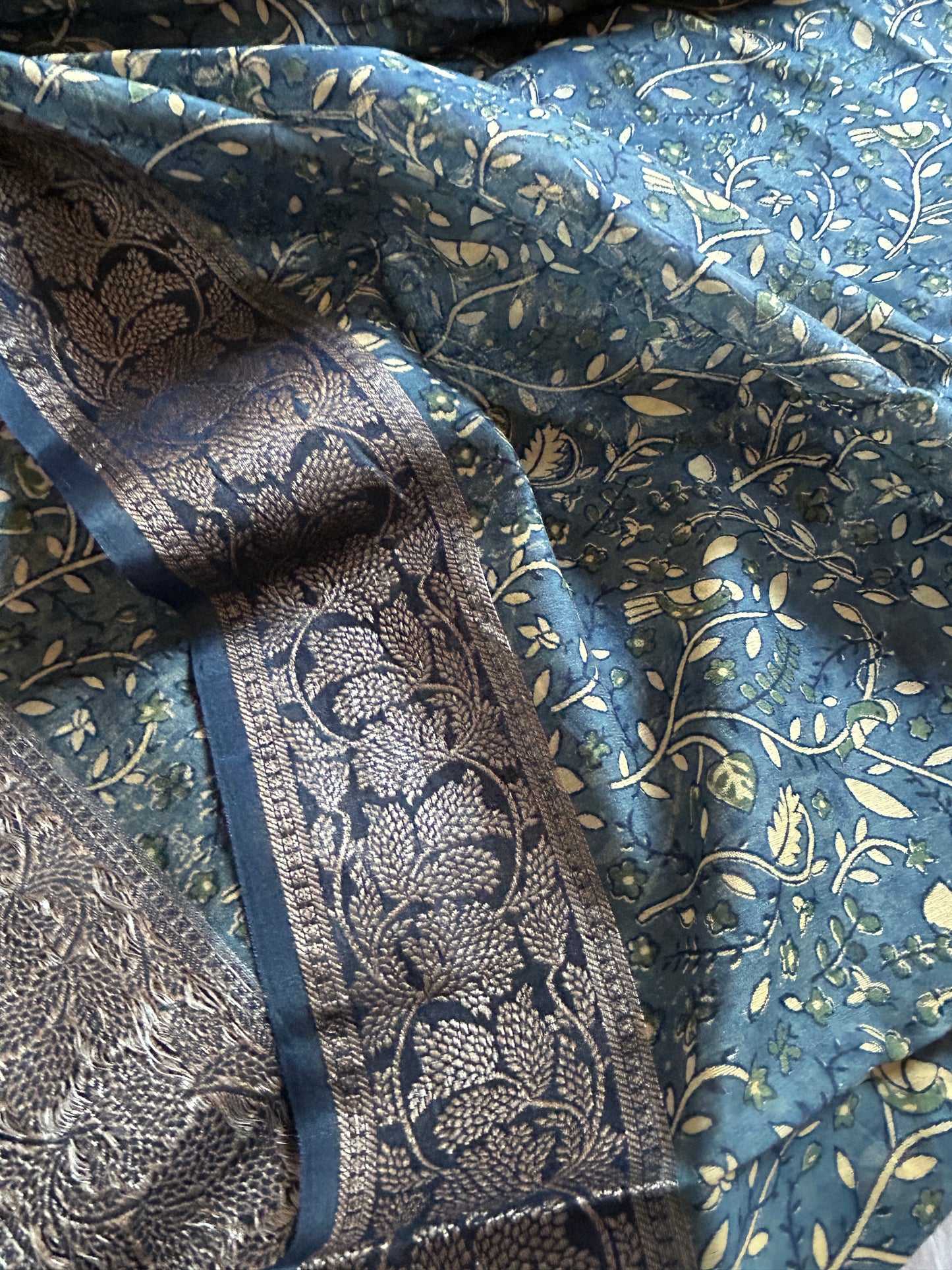 Sarala (2D) : Blue grey-dark teal