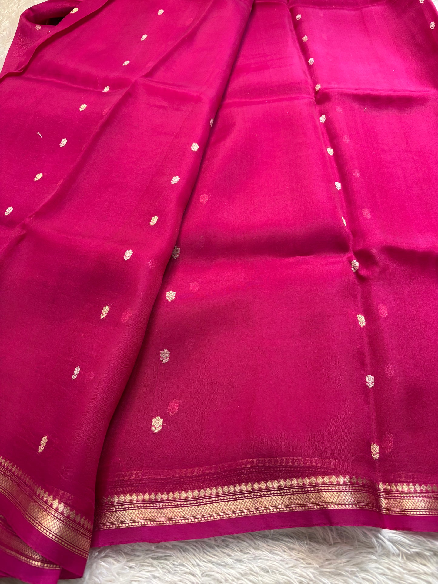 Ishani : Solid Rani pink