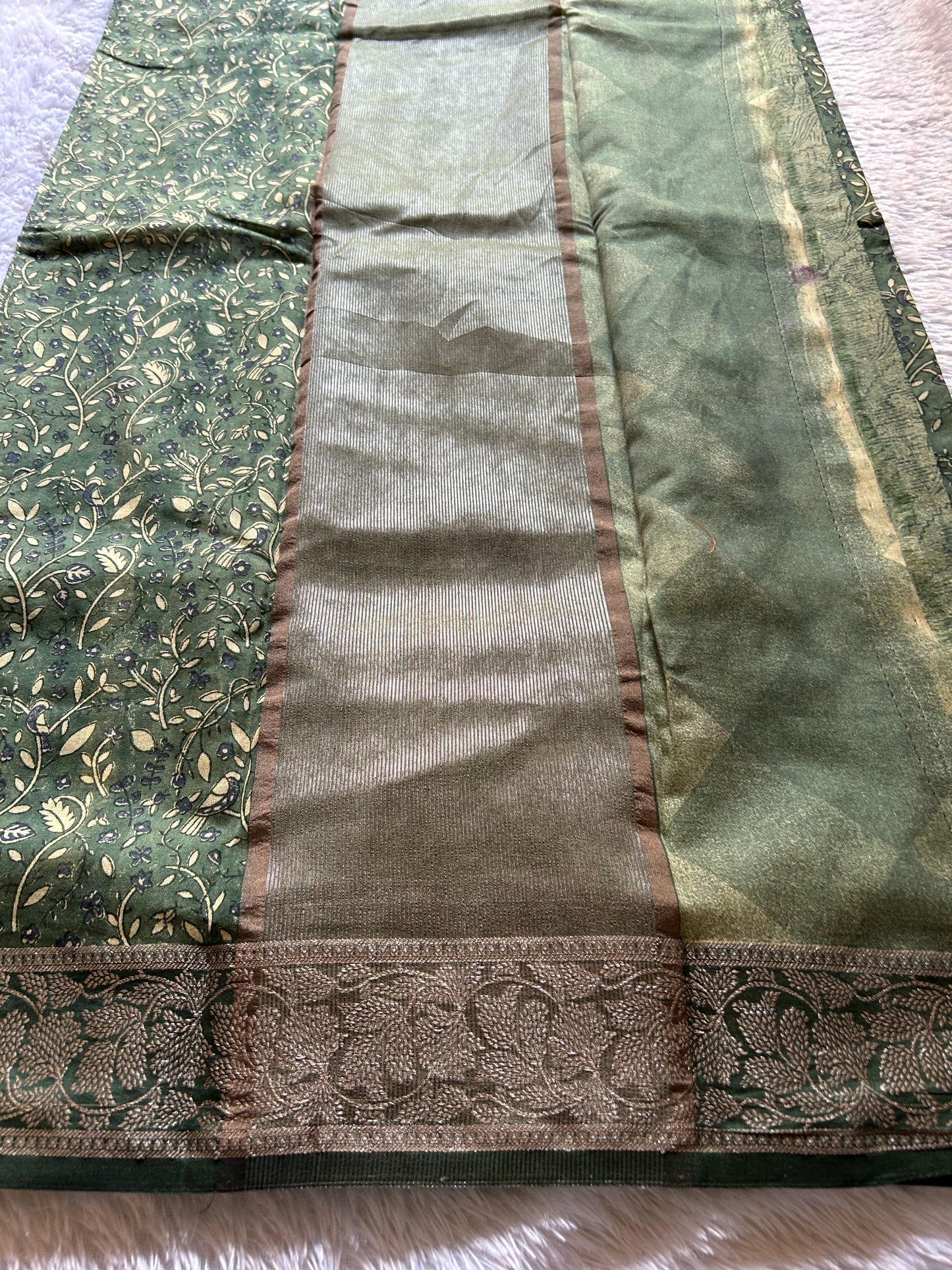 Sarala (2D) : Greyish green-dark green