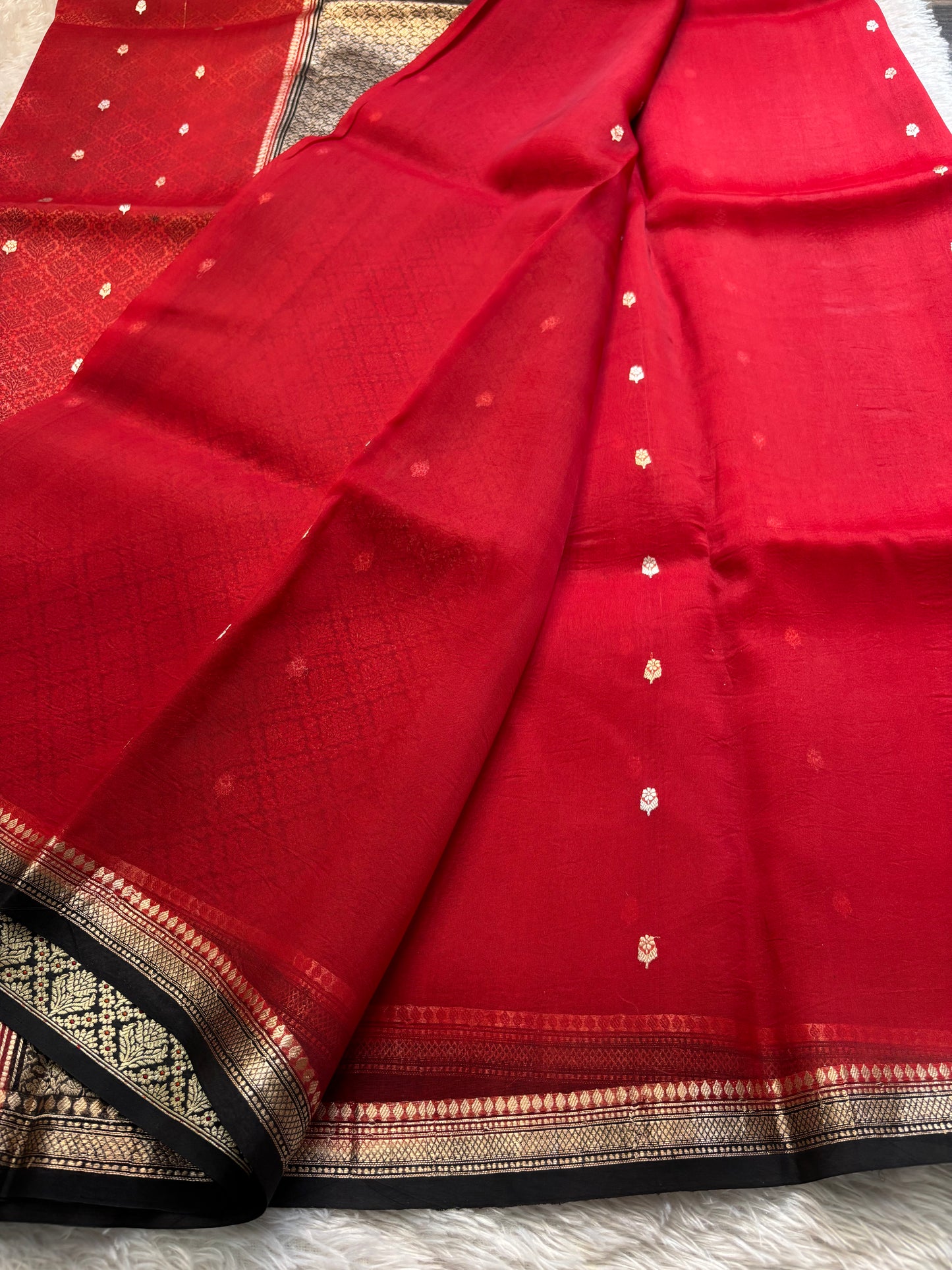 Ishani (2D) : Dark red-black