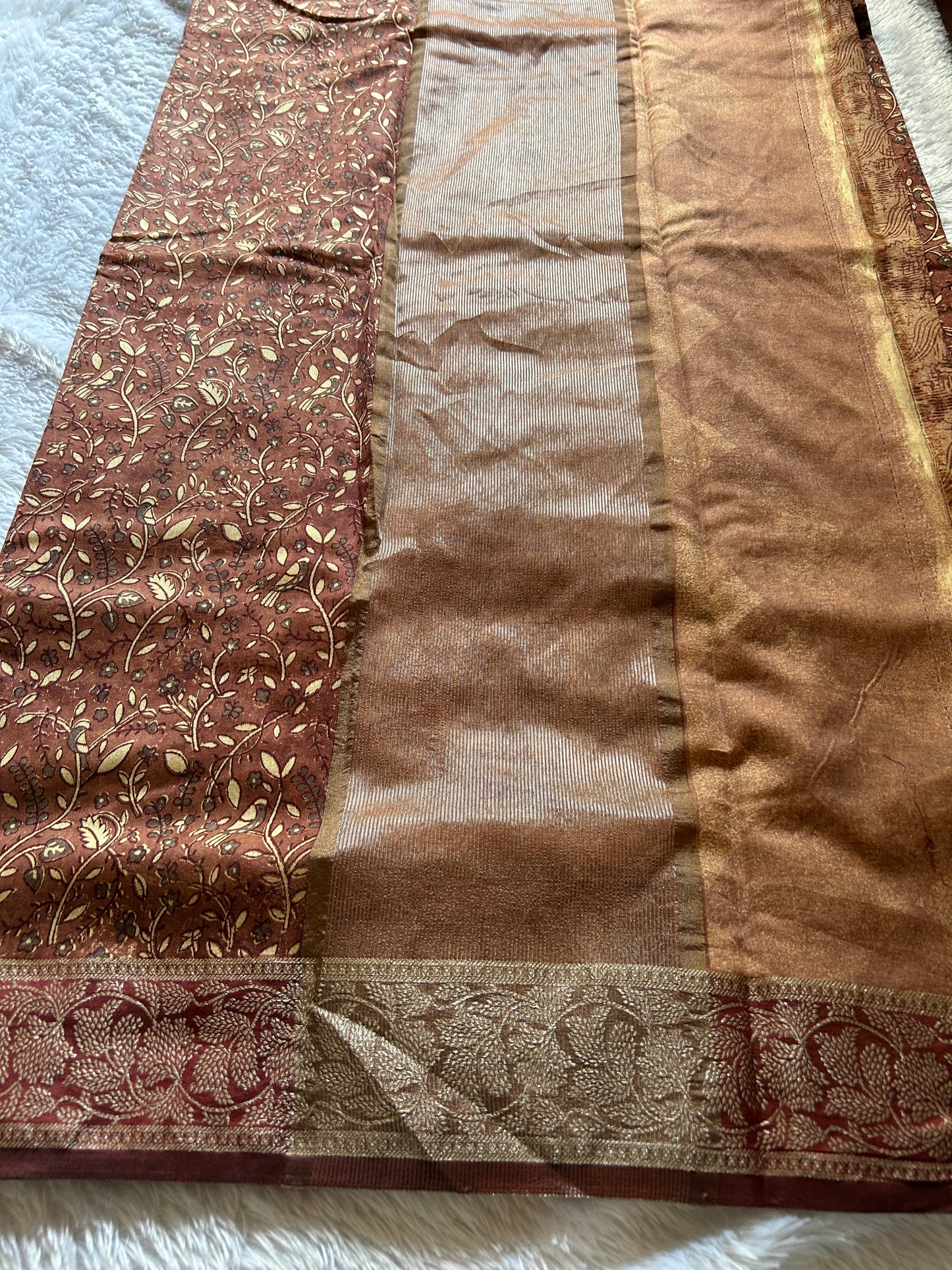 Sarala (2D) : Rust brown-brown