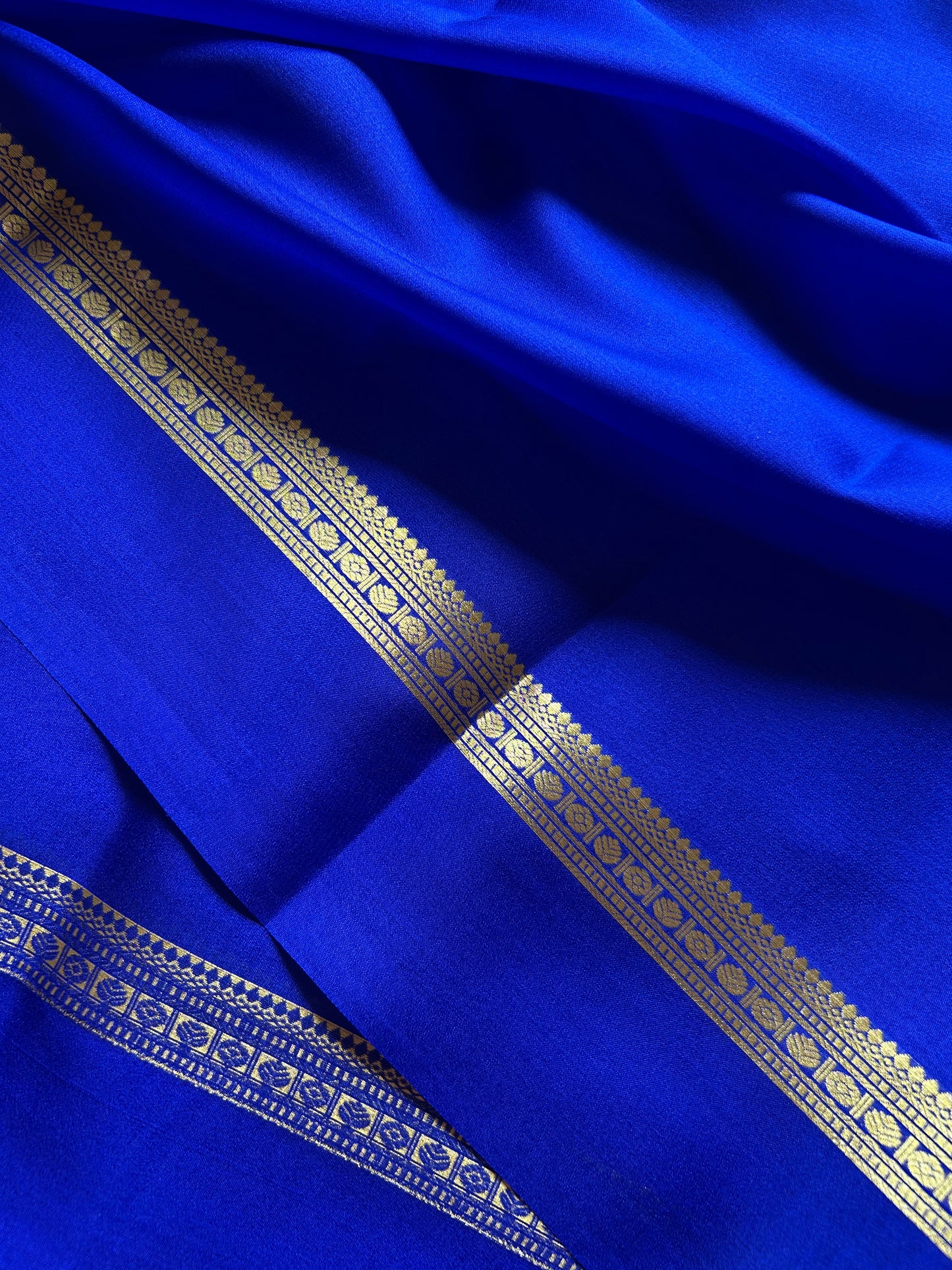 Shambhavi : Solid Royal blue