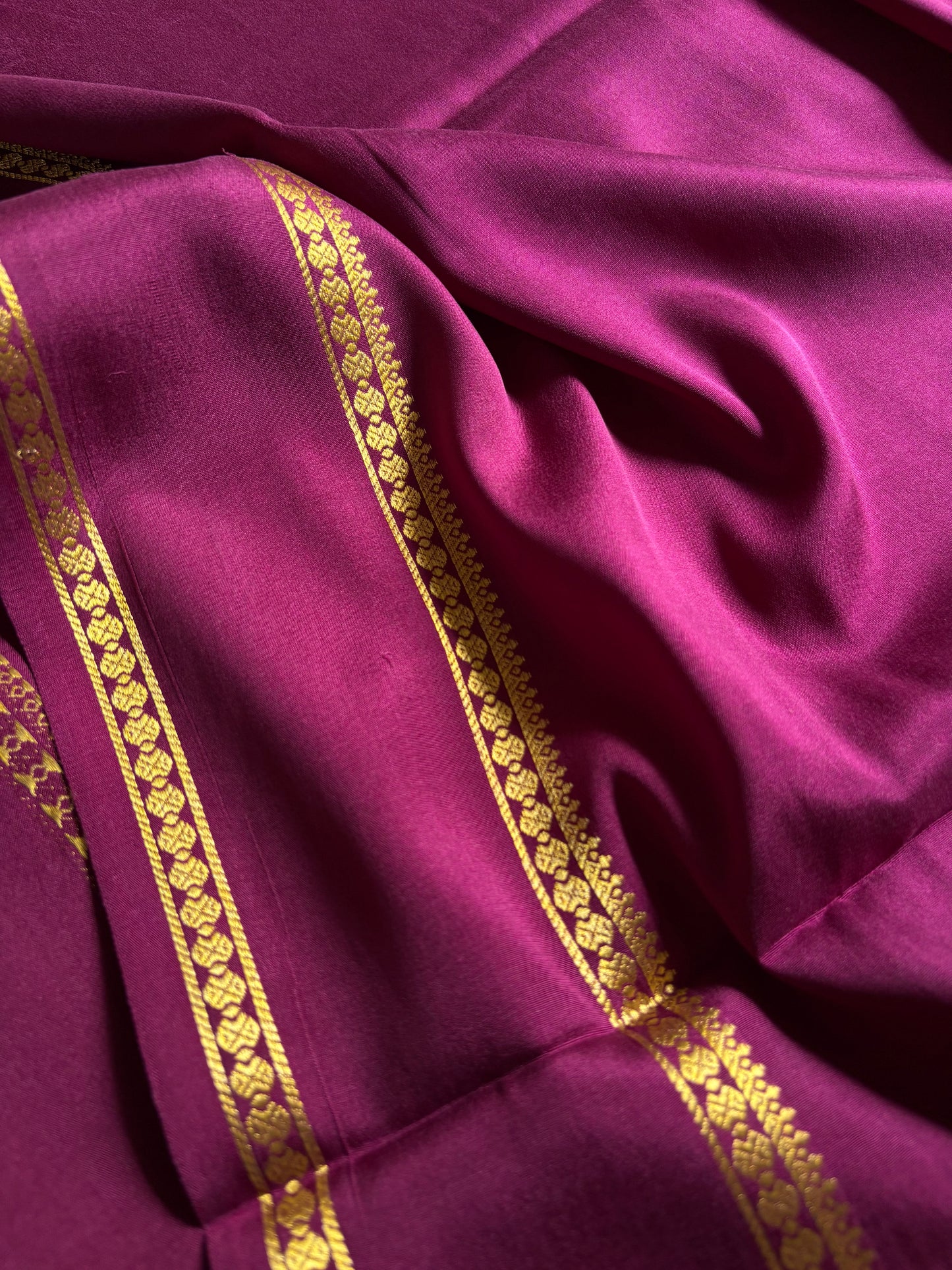 Shakthi : Solid Deep magenta