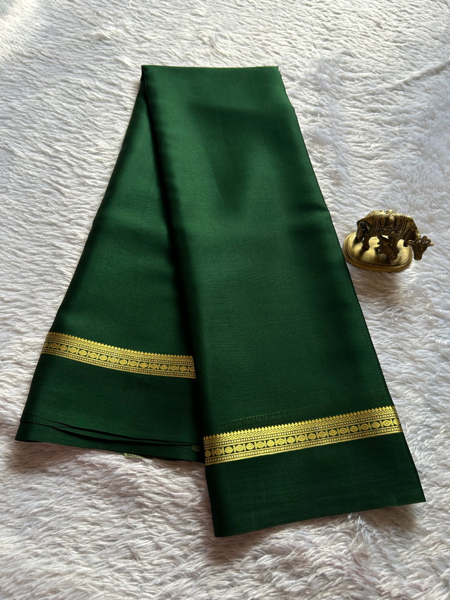 Shambhavi : Solid Dark green
