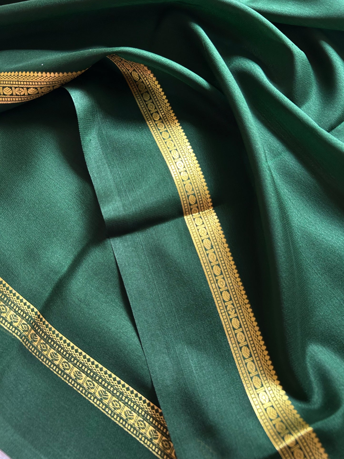 Shambhavi : Solid Dark green