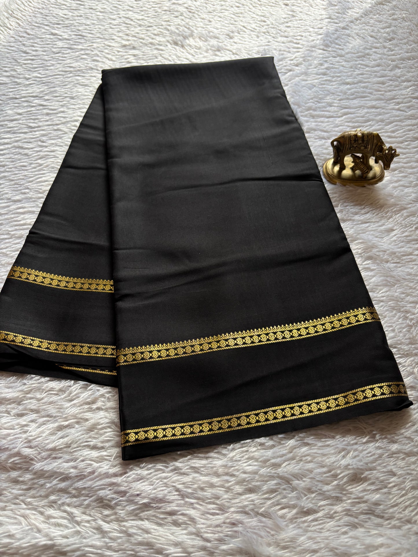 Shakthi : Solid Black