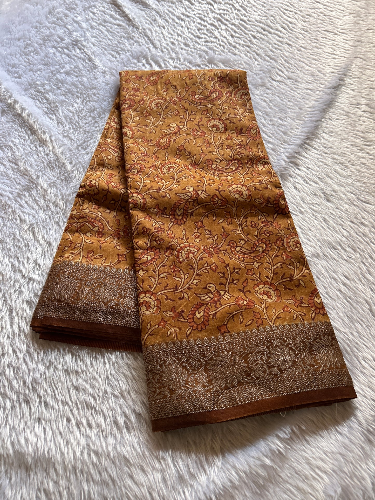 Sarala (2D) : Golden yellow-mustard