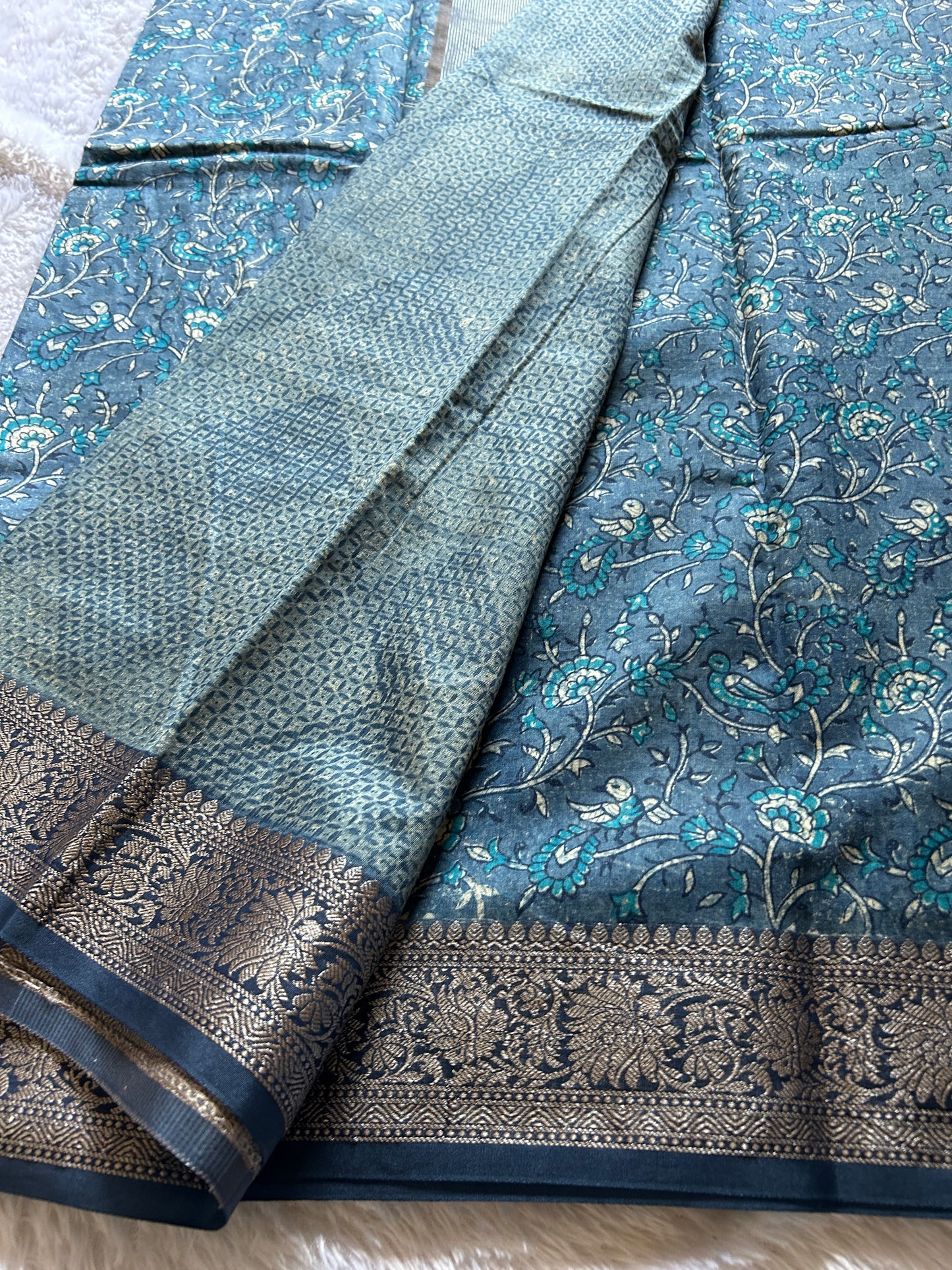 Sarala (2D) : Steel blue-dark teal blue