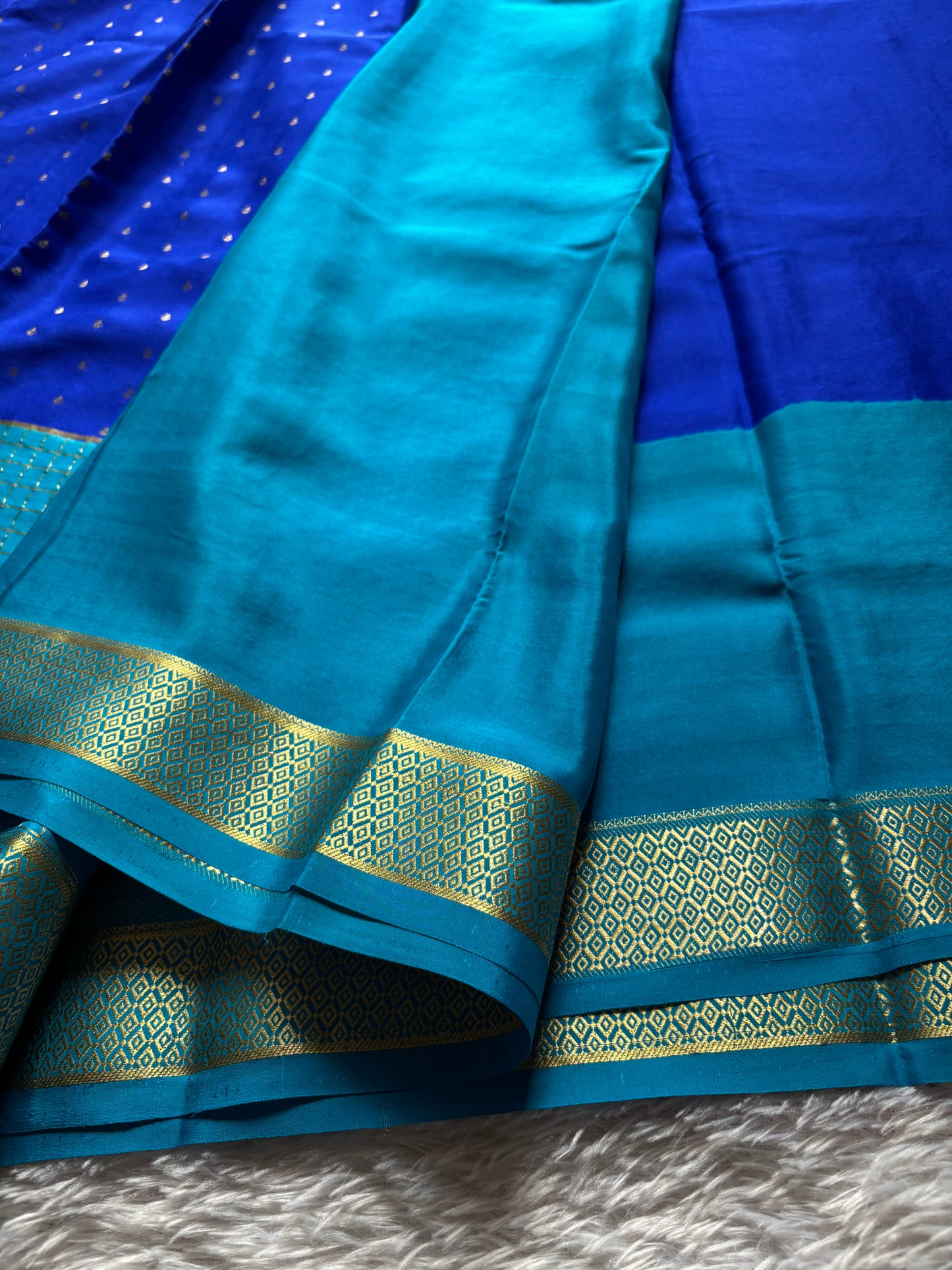 Kavya (2D) : Royal blue-ananda blue