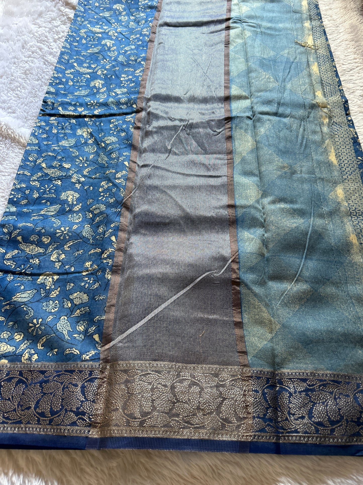 Sarala (2D) : Indigo blue-dark blue