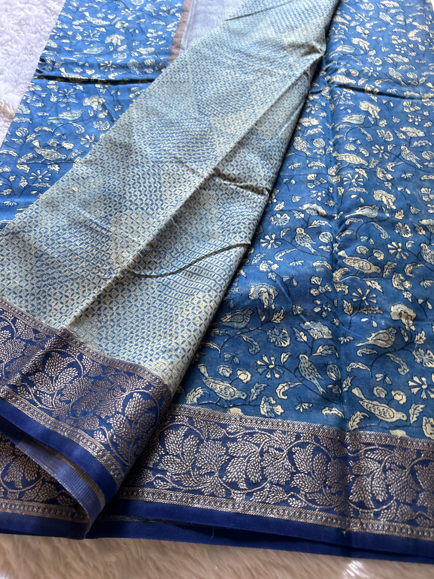 Sarala (2D) : Indigo blue-dark blue