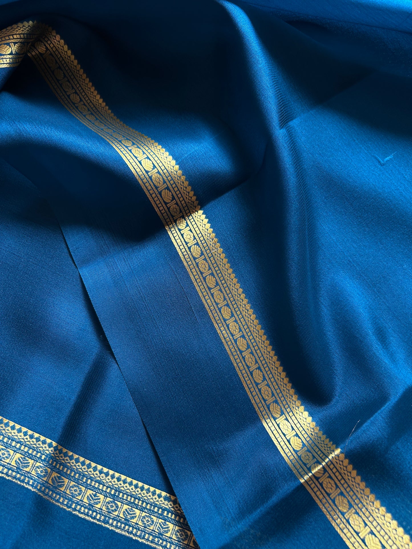 Shambhavi : Solid Electric blue