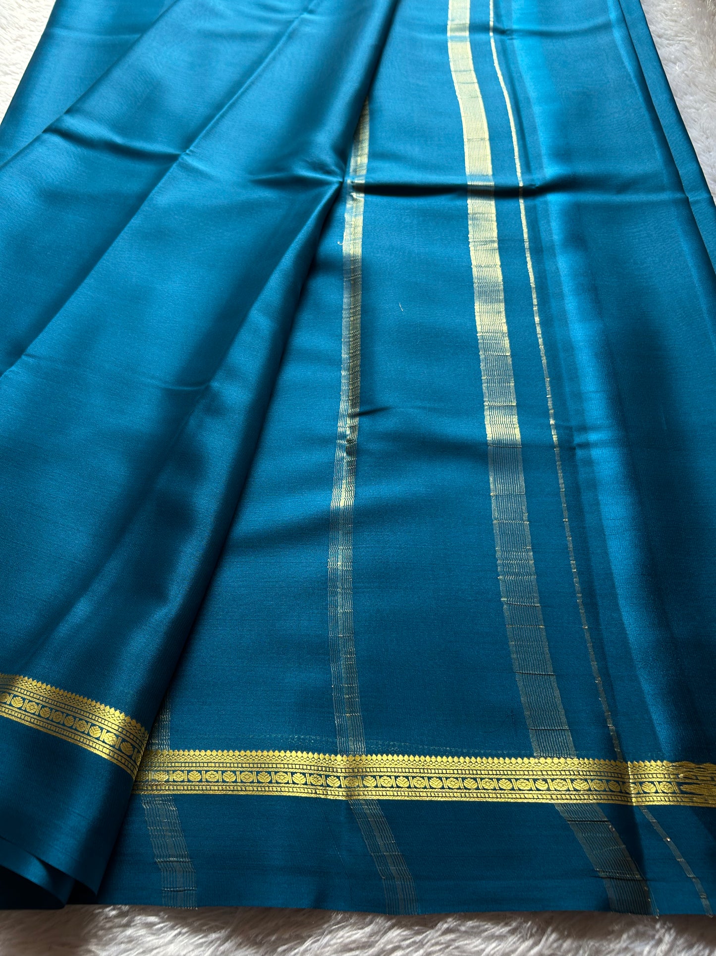 Shambhavi : Solid Electric blue
