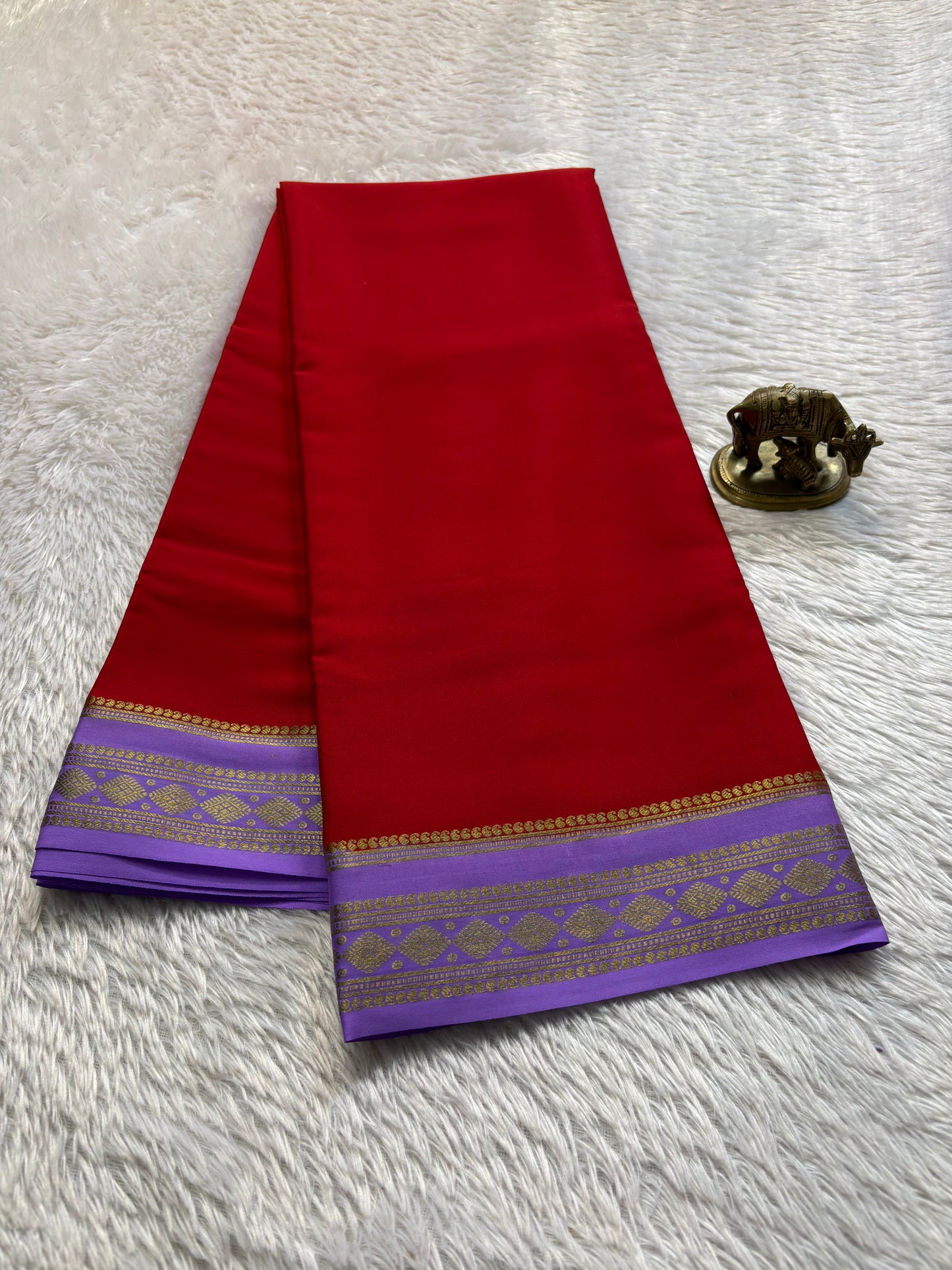 Saanvi (2D) : Dark red-dark lavender