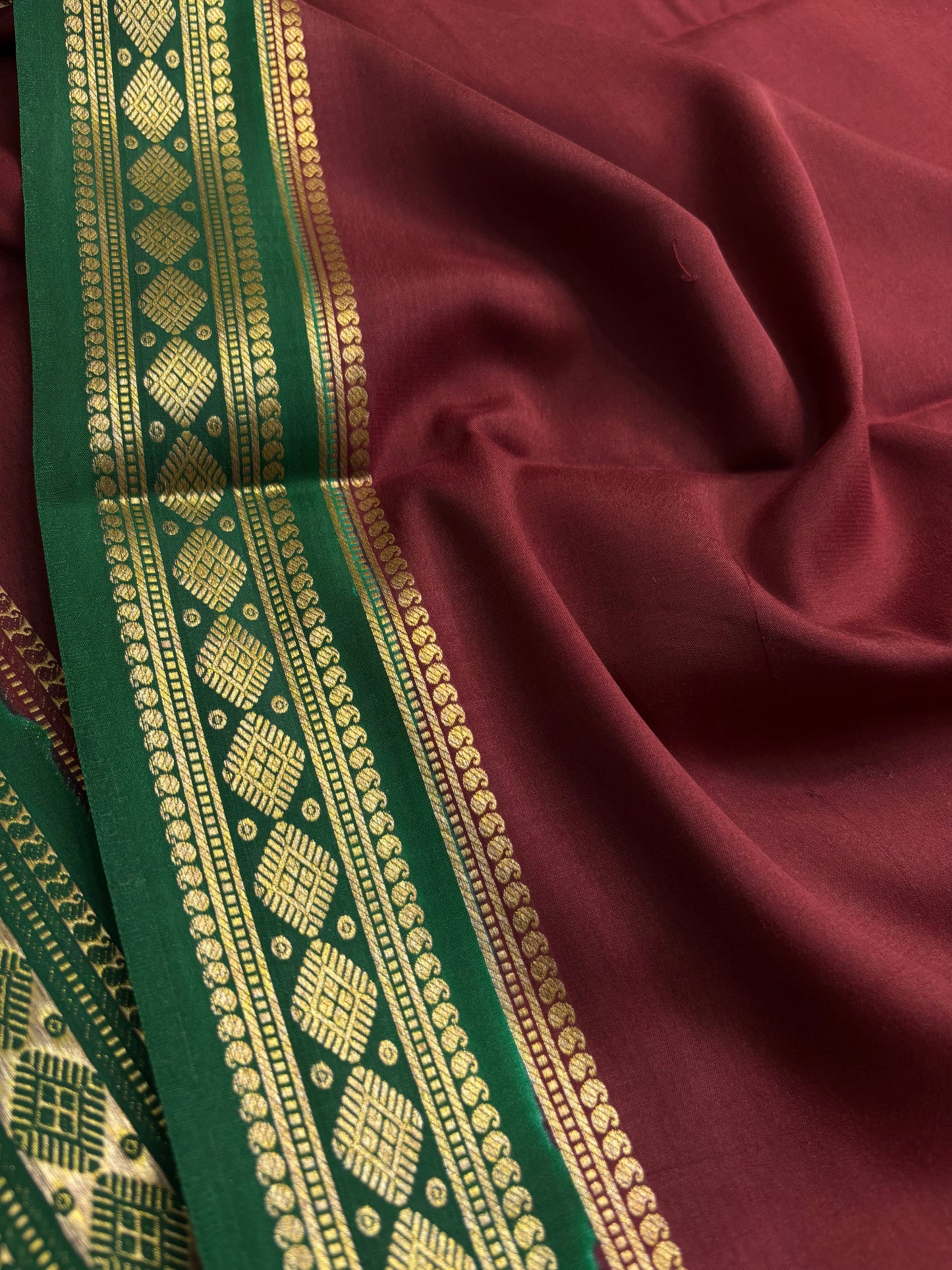 Saanvi (2D) : Maroon-bottle green