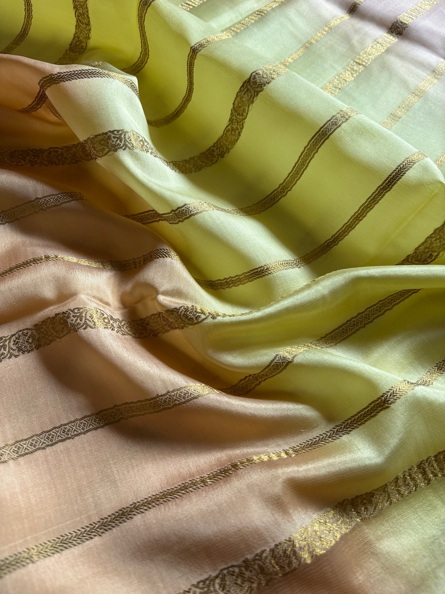 Meragu : Ombré Yellowish cream-red