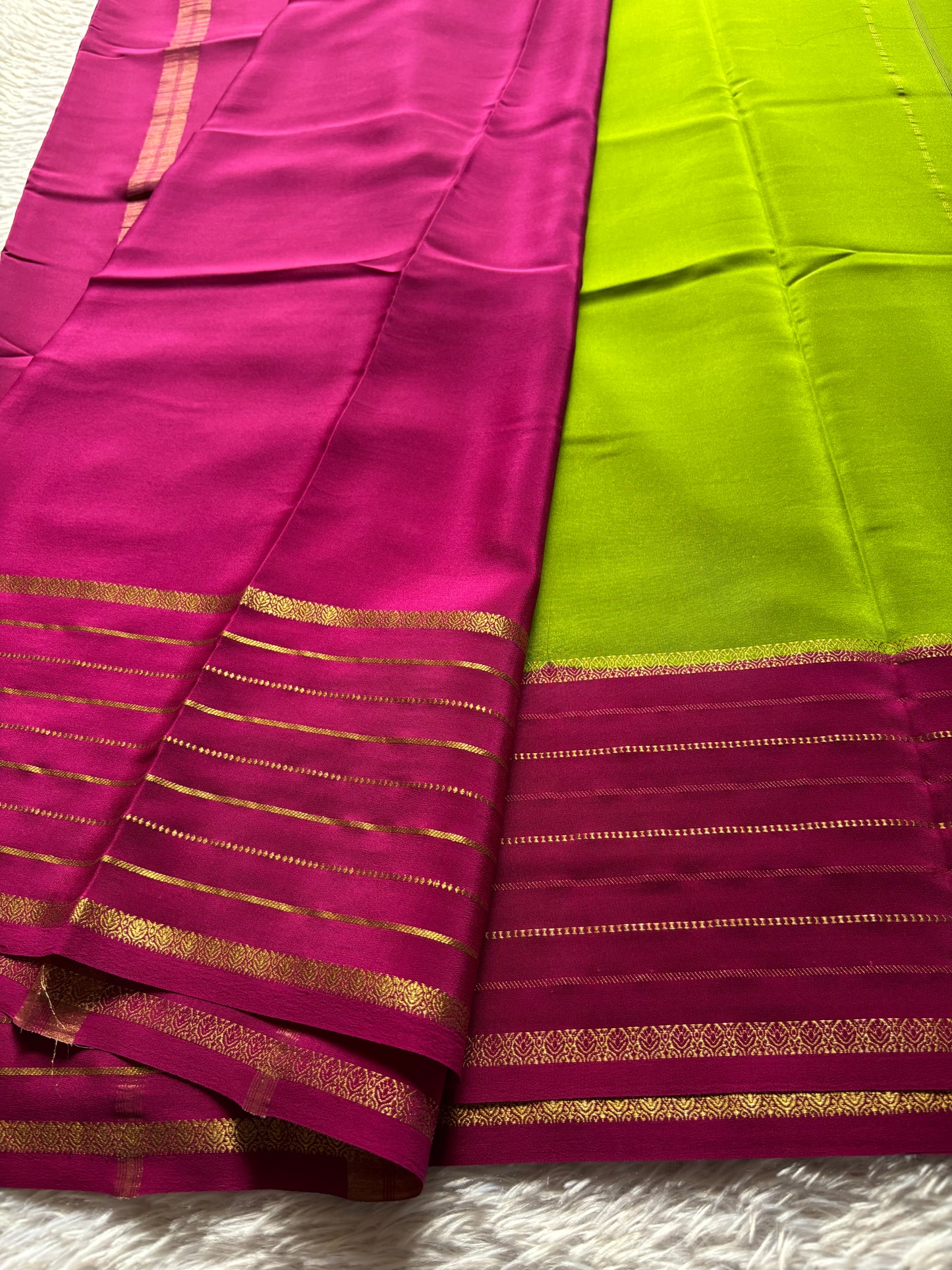 Navami (2D) : Mehendi green-rani pink