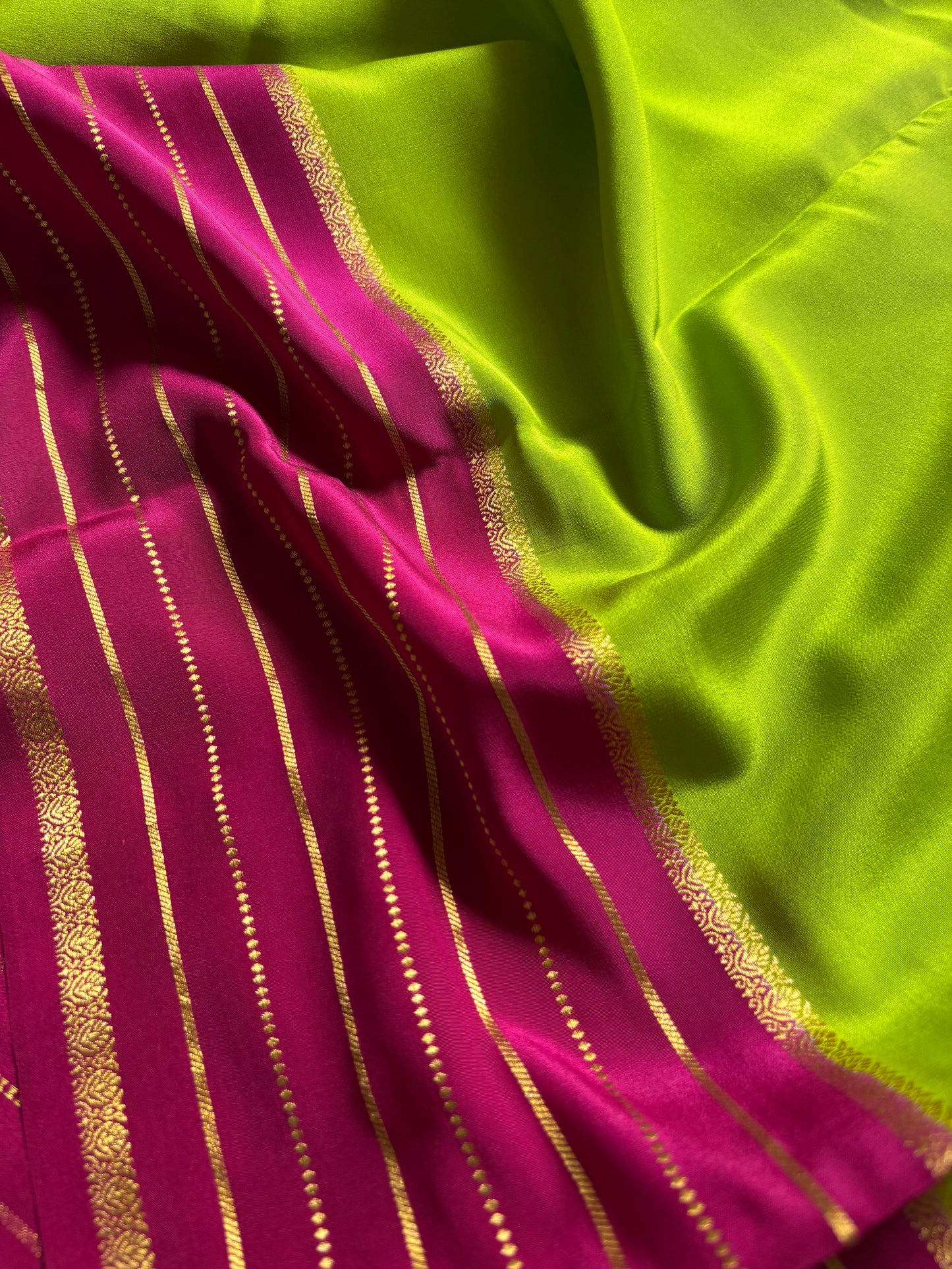 Navami (2D) : Mehendi green-rani pink