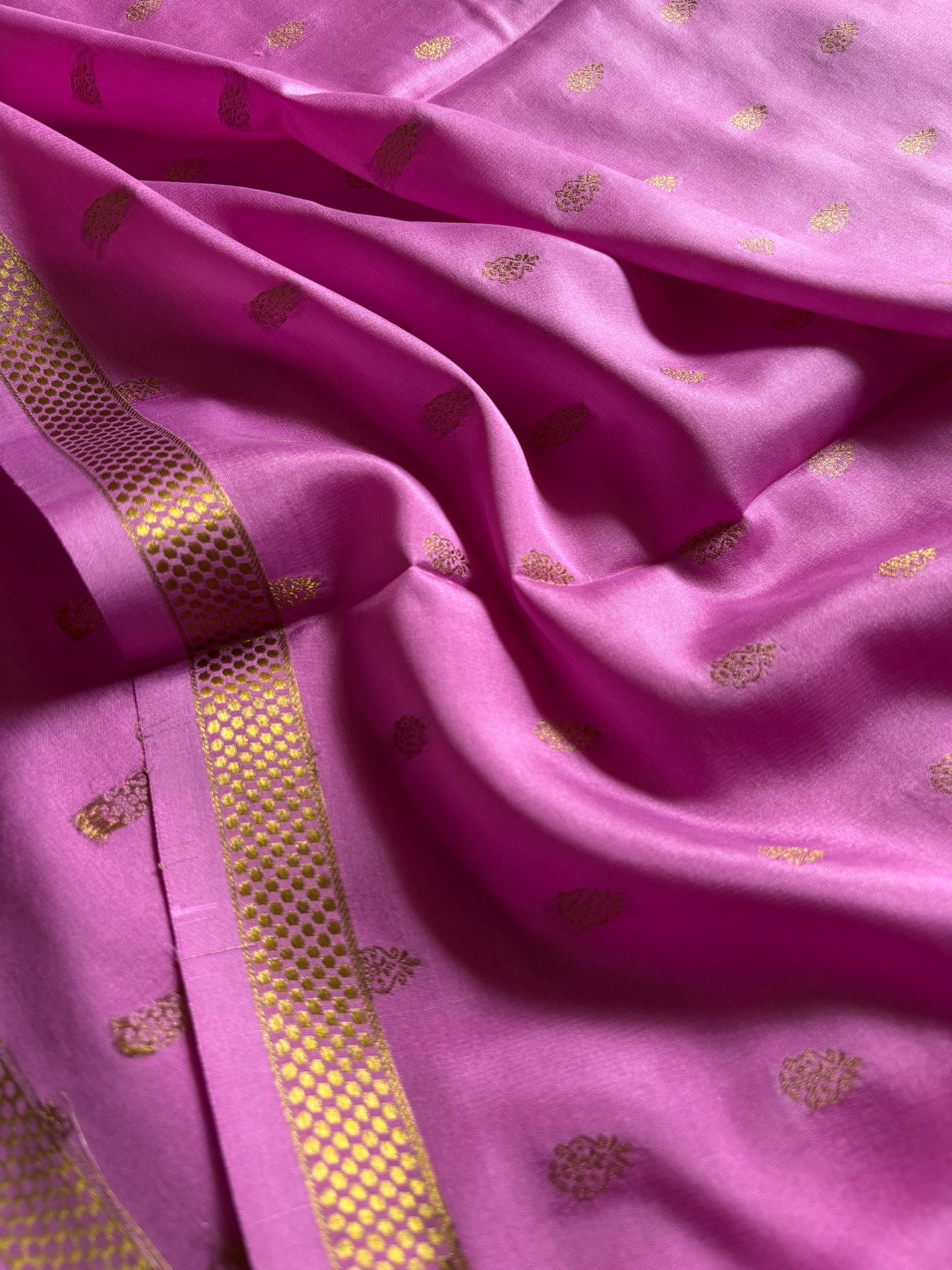Bhavana (2D) : Rose pink-cobalt blue