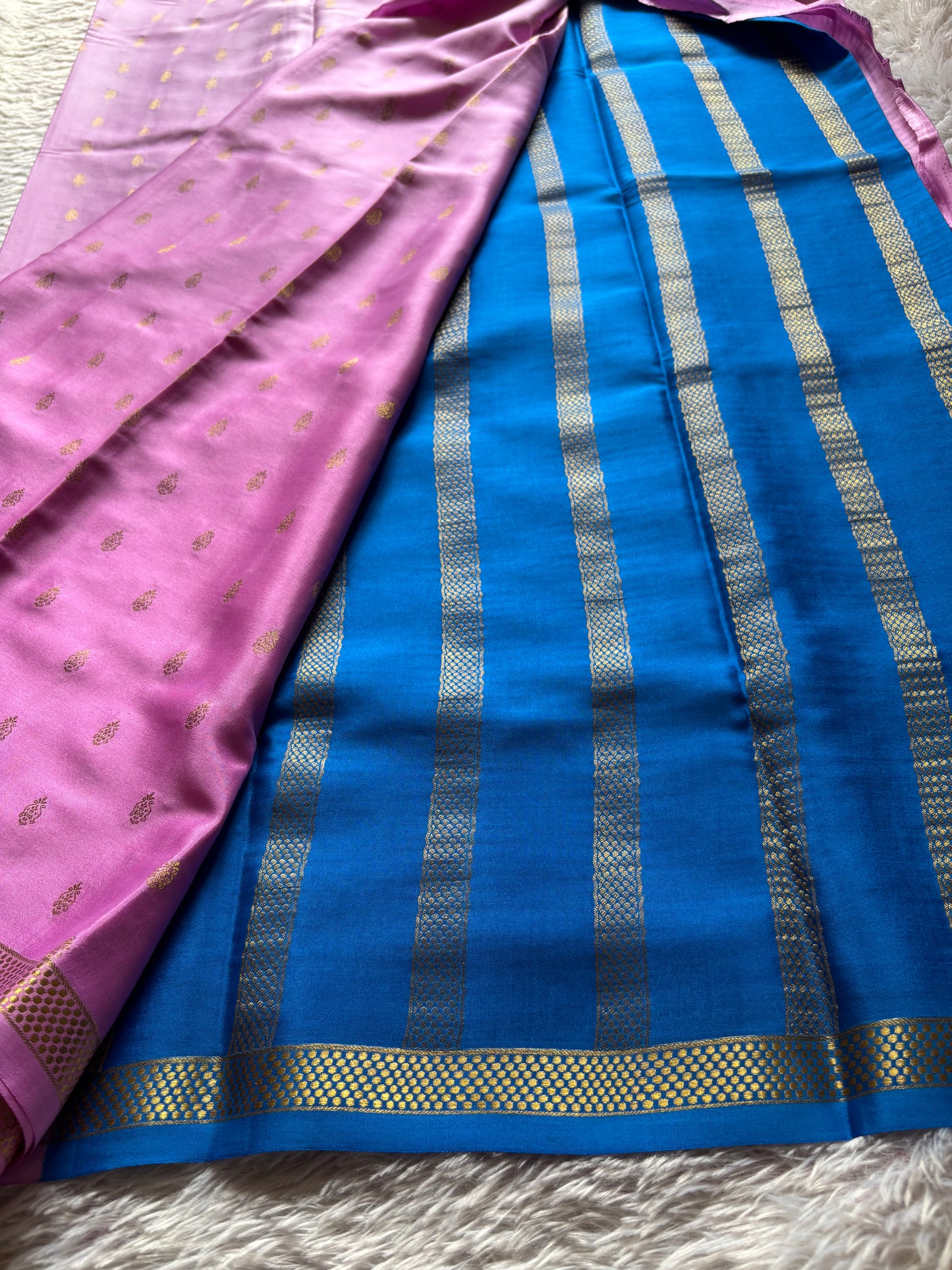 Bhavana (2D) : Rose pink-cobalt blue