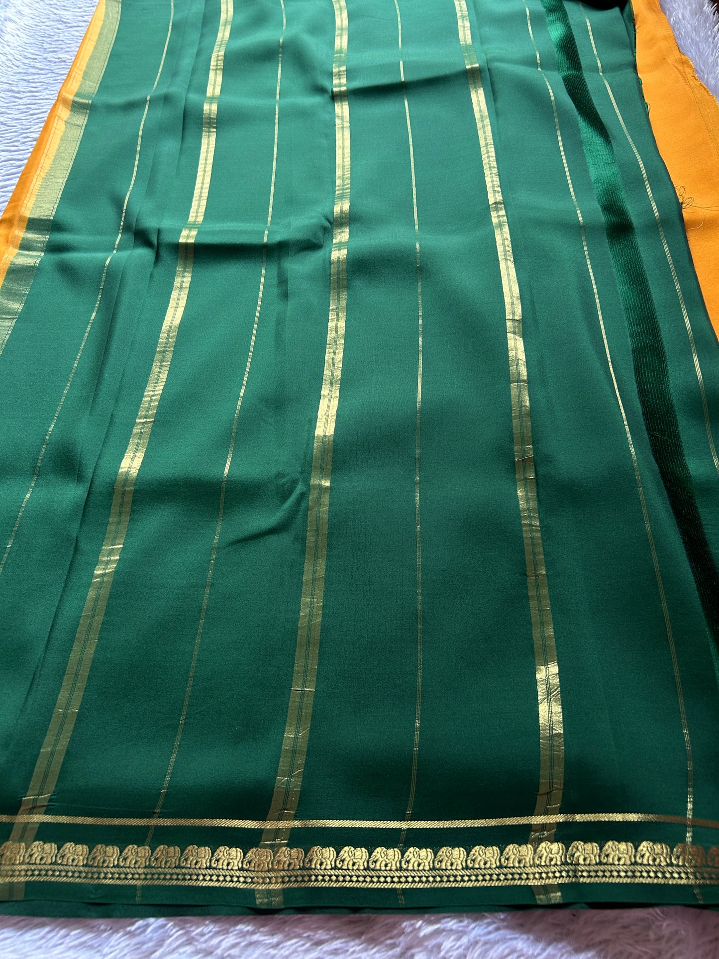 Gowri (2D) : Light orange-bottle green