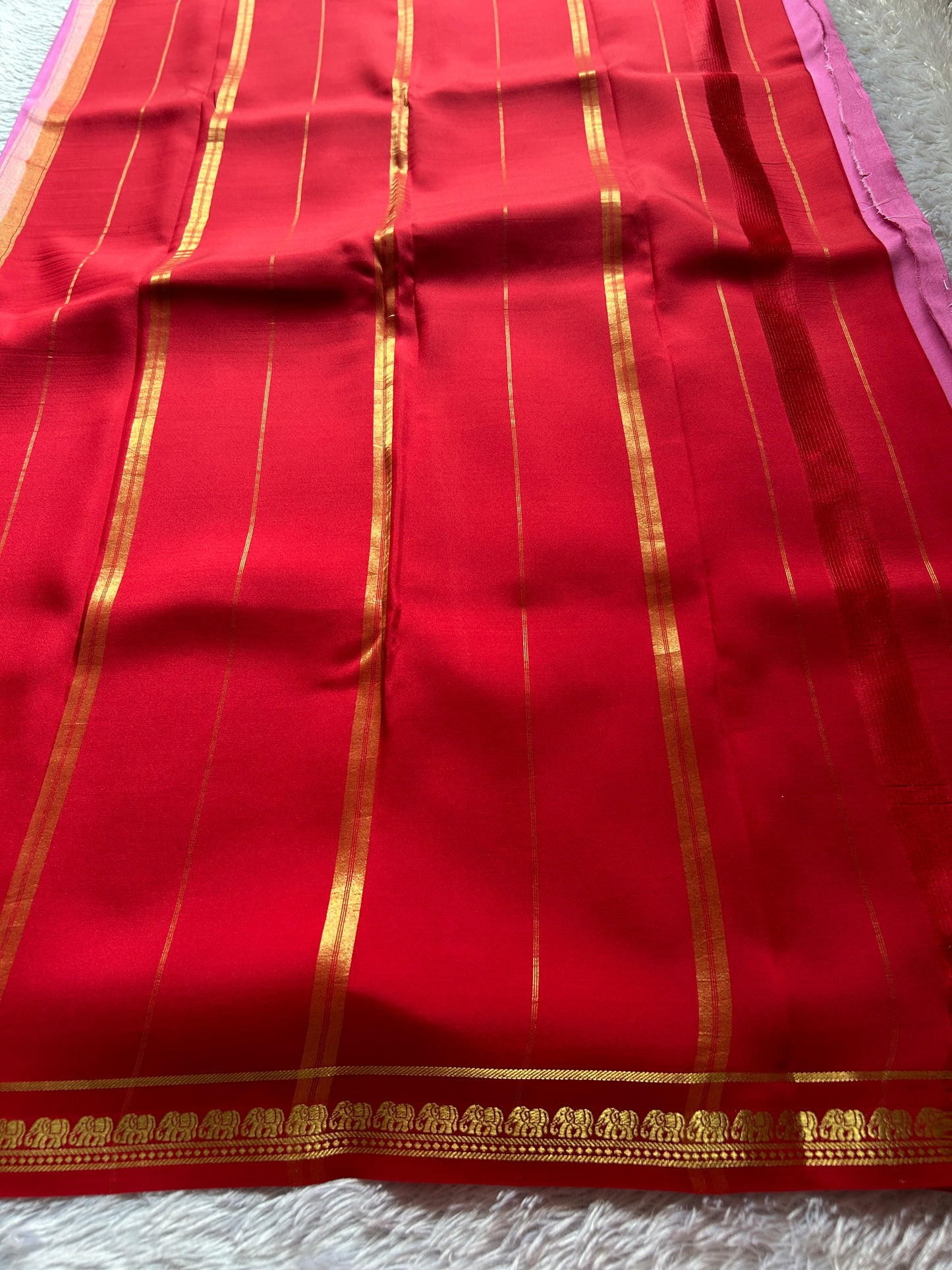 Gowri (2D) : Hot pink-red