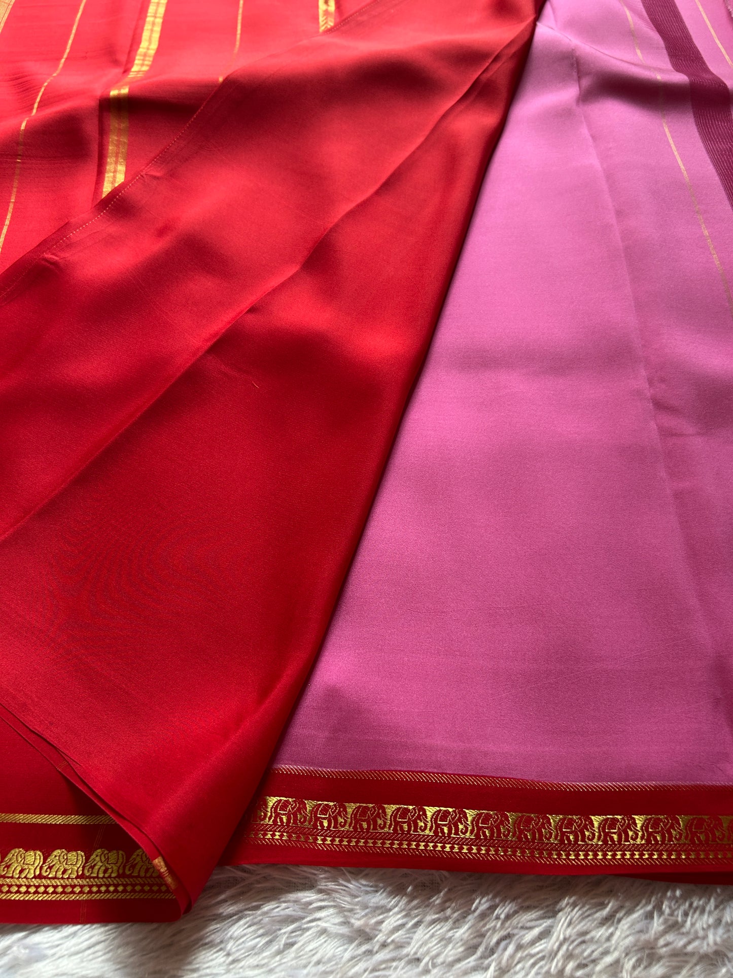 Gowri (2D) : Hot pink-red