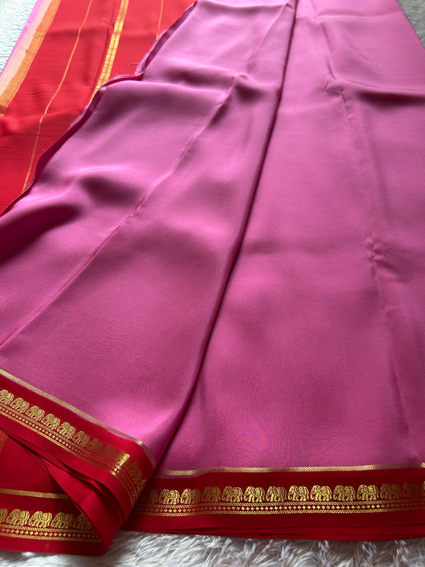 Gowri (2D) : Hot pink-red