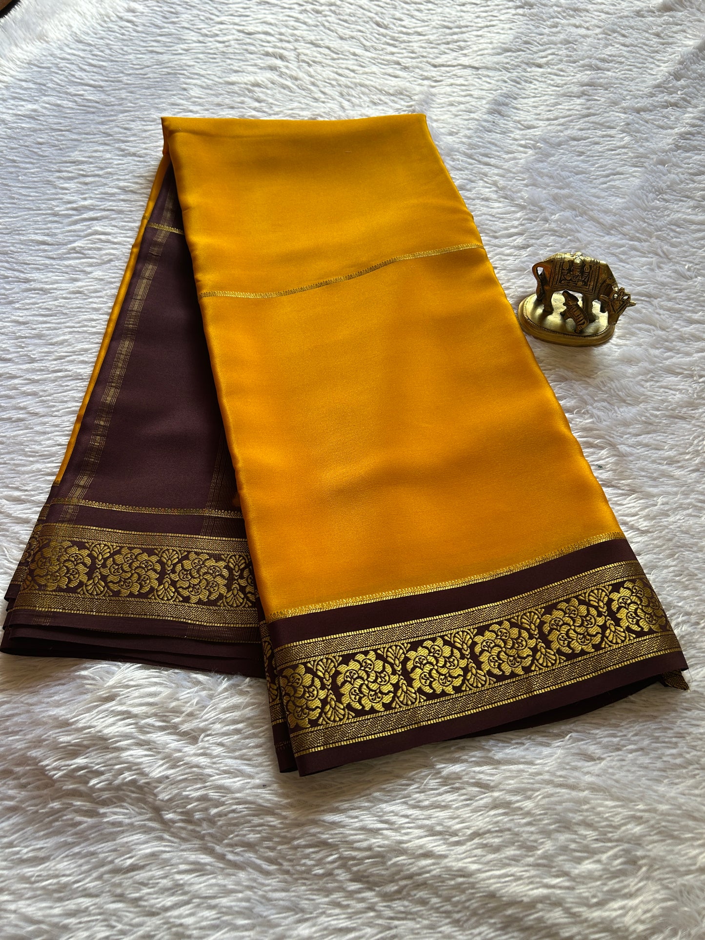 Mandara (2D) : Golden yellow-deep brown