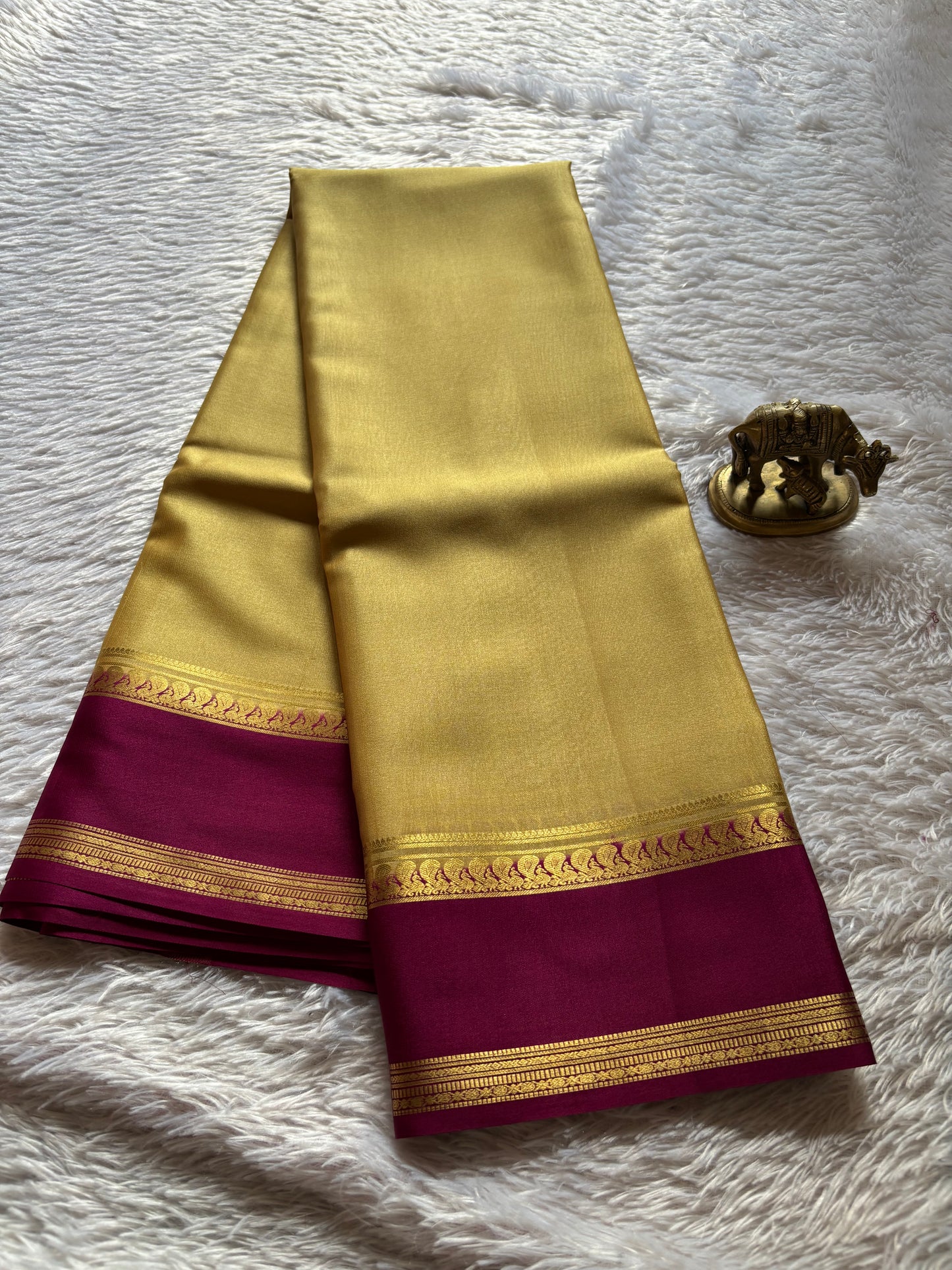 Arathi (2D) : Creamish yellow-pink