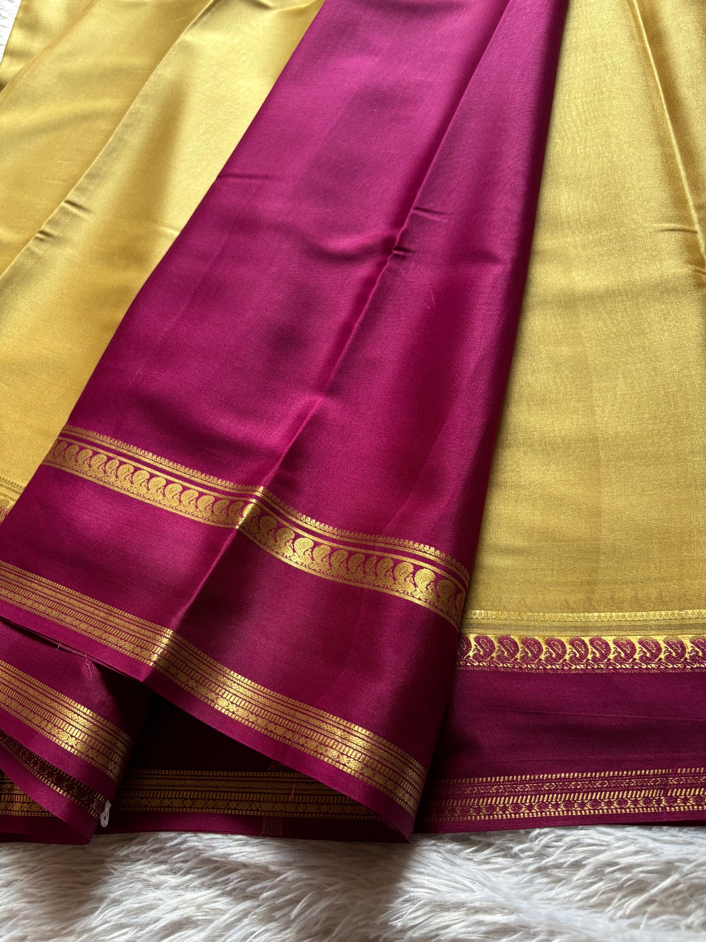 Arathi (2D) : Creamish yellow-pink