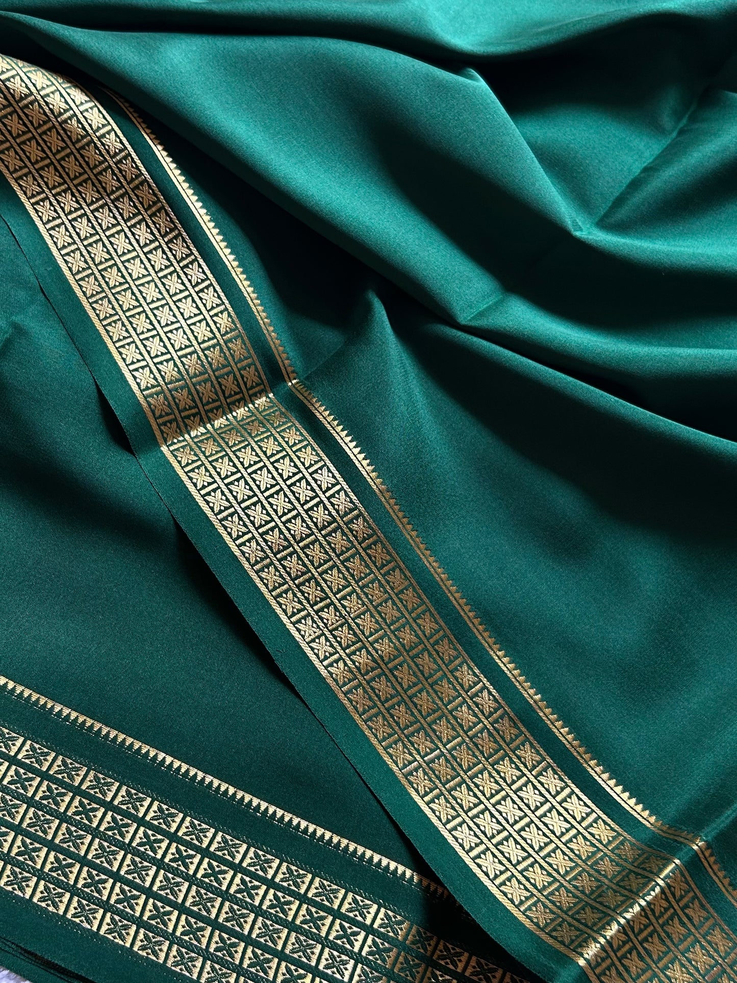 Charvi : Solid Dark green