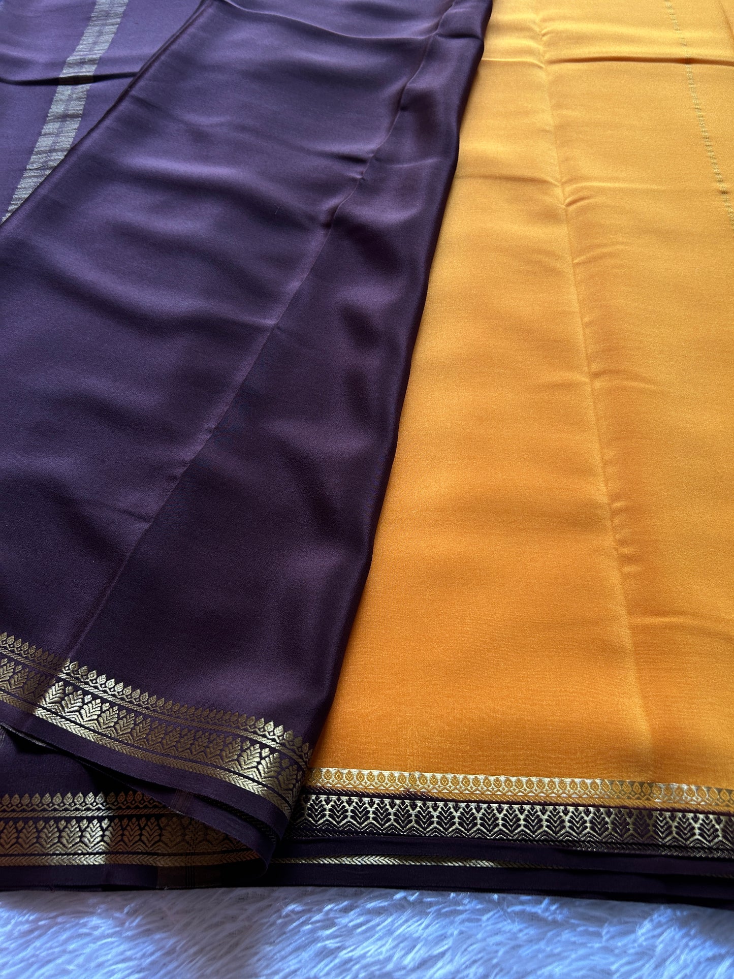 Jyothi (2D) : Golden yellow-deep brown