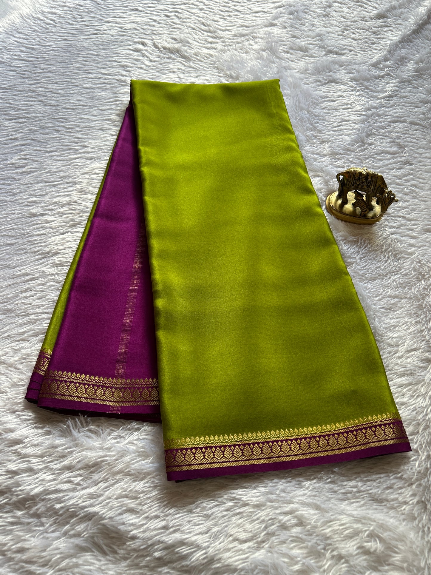 Jyothi (2D) : Mehendi green-magenta