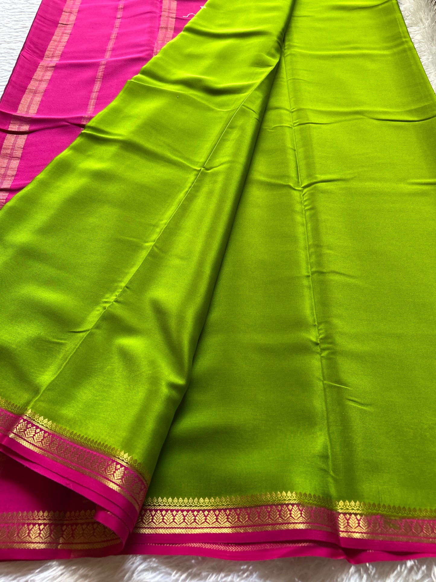 Jyothi (2D) : Mehendi green-pink
