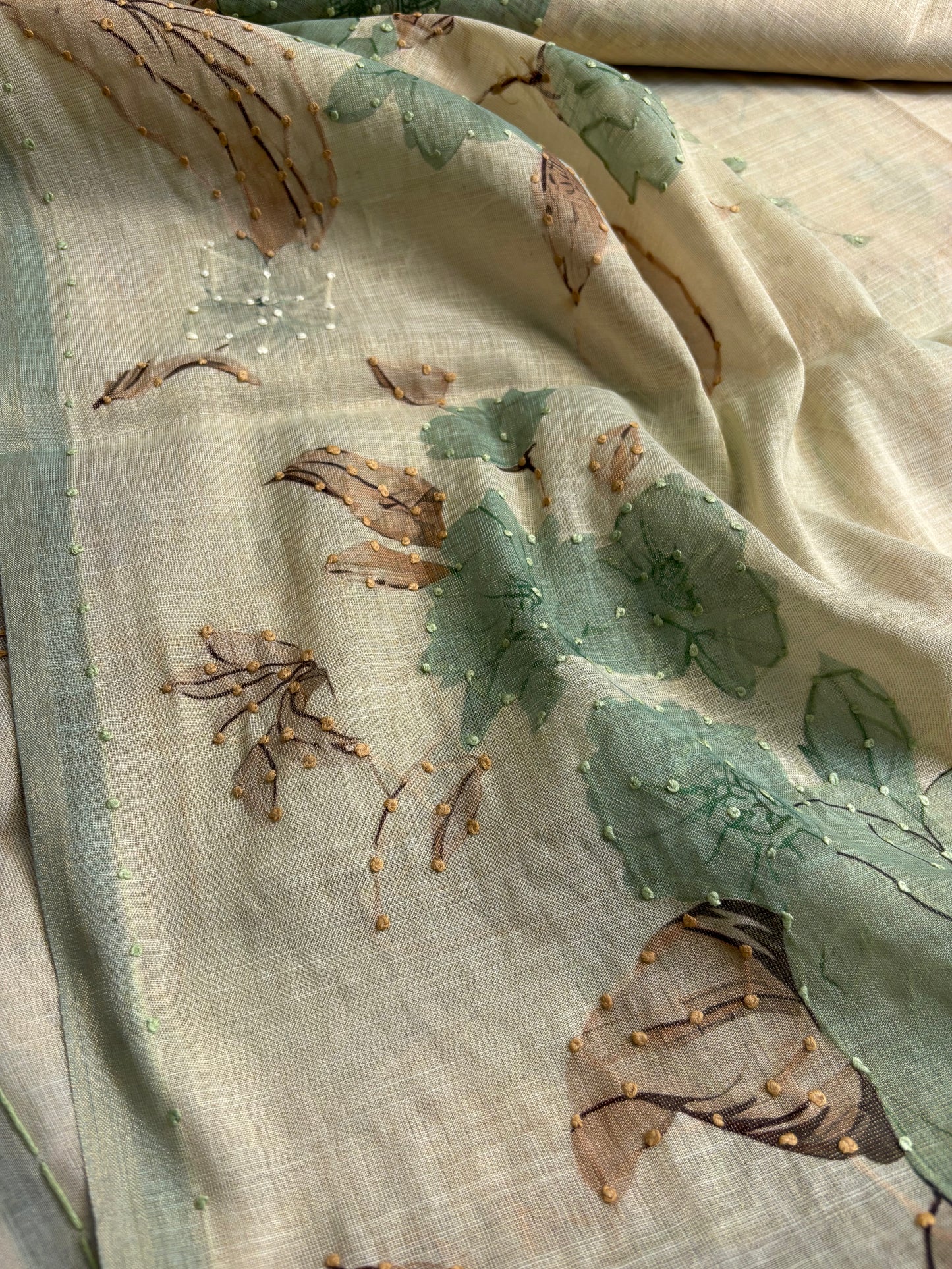 NYD120 (2D) : Off white-mint green