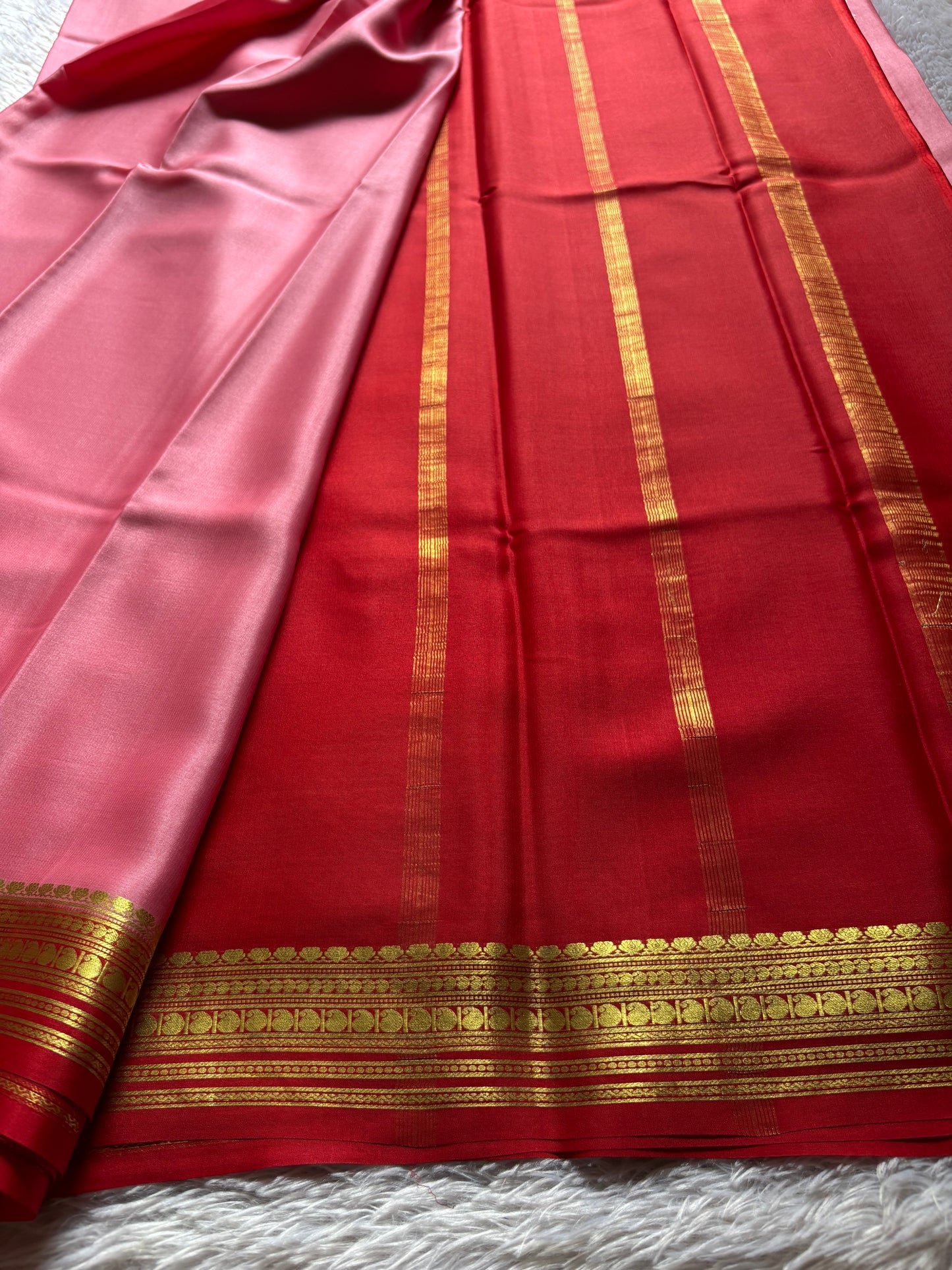 Swara (2D) : Onion pink-red
