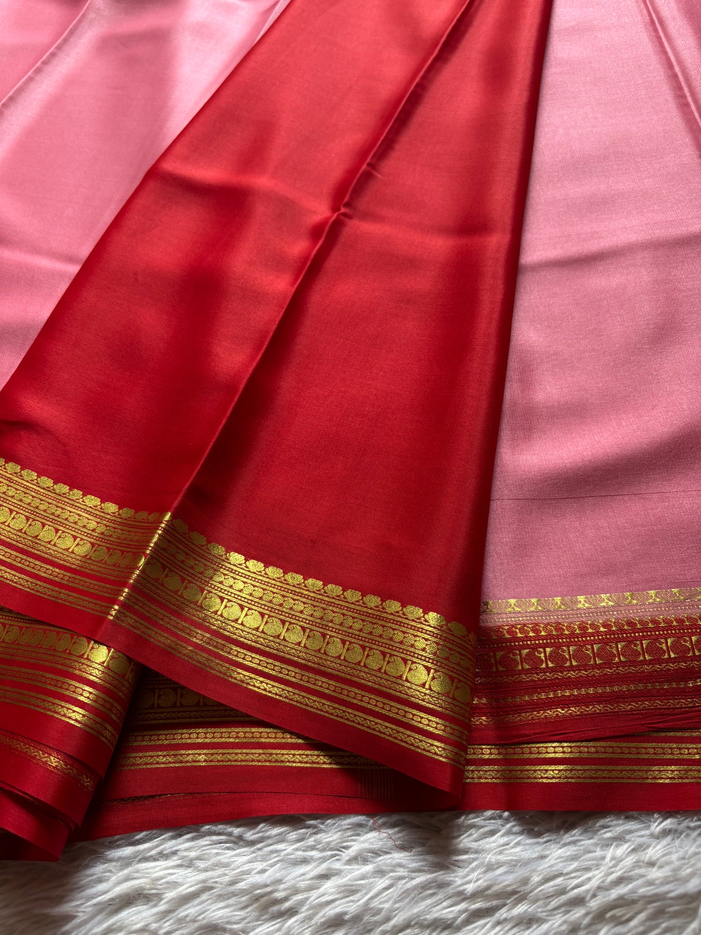 Swara (2D) : Onion pink-red