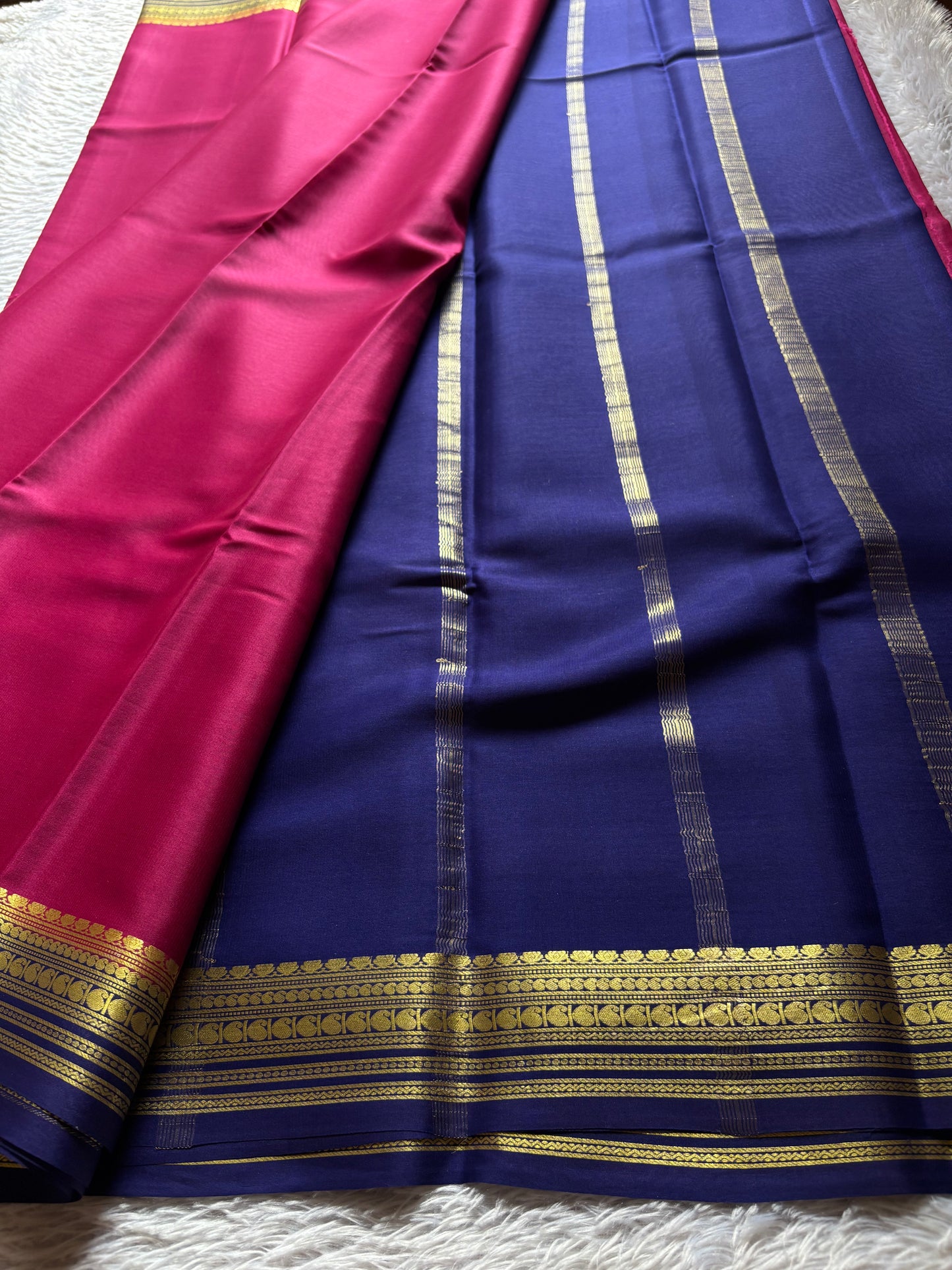 Swara (2D) : Dark pink-dark blue