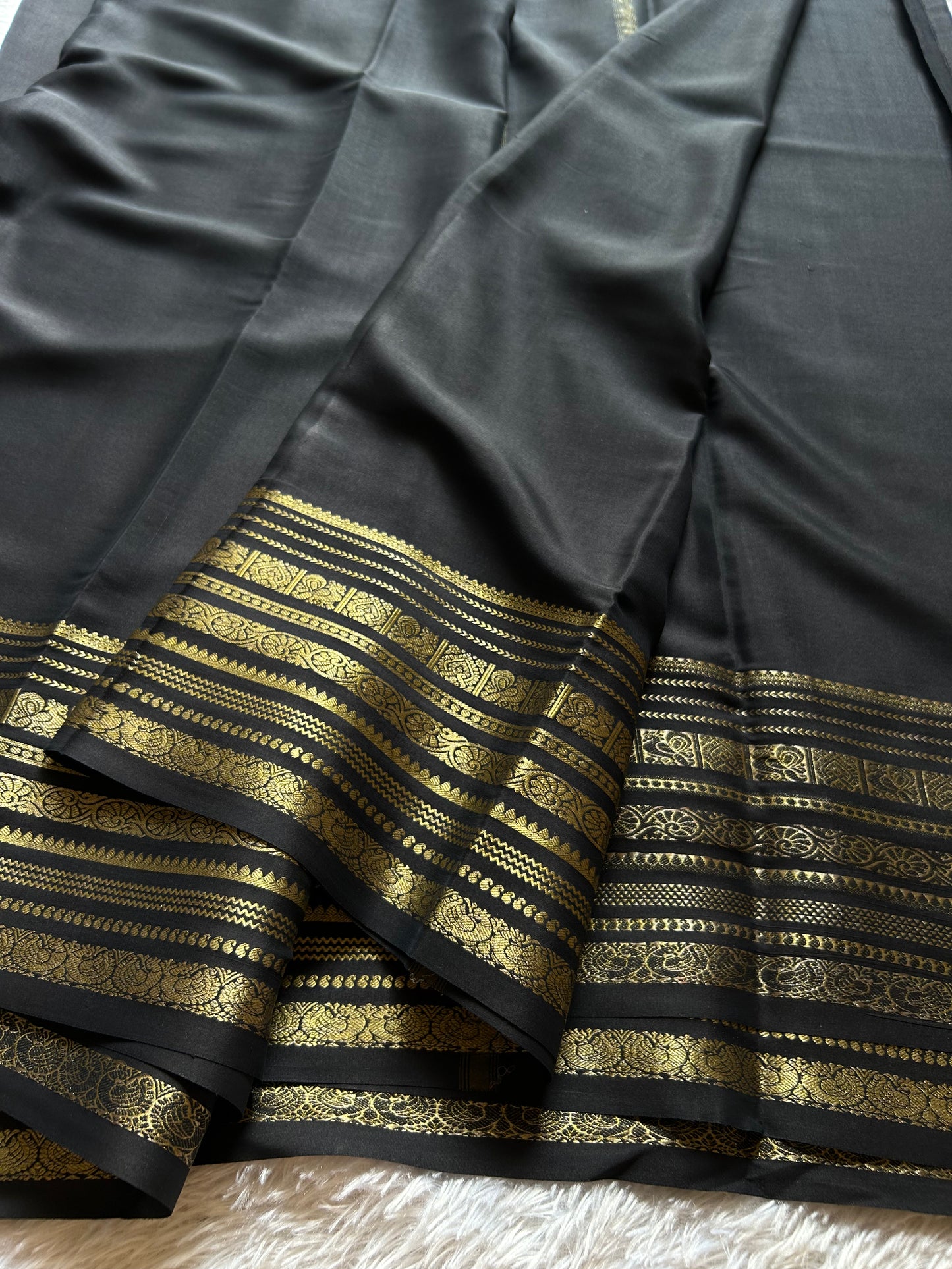 Kalpana : Solid Black