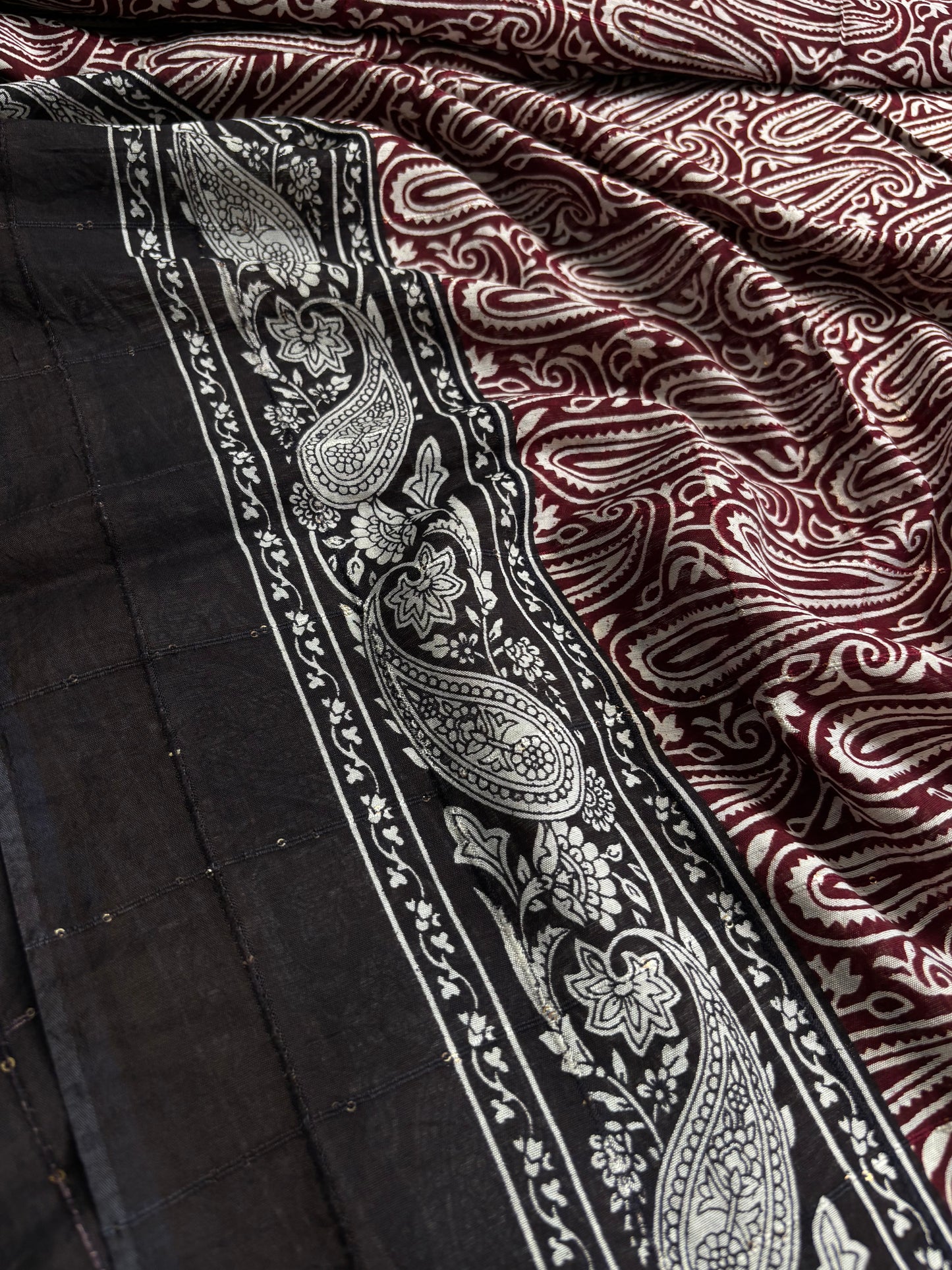 NYD121 (2D) : Maroon-black