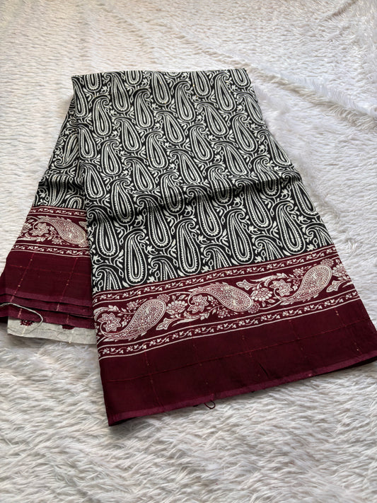 NYD121 (2D) : Black-maroon