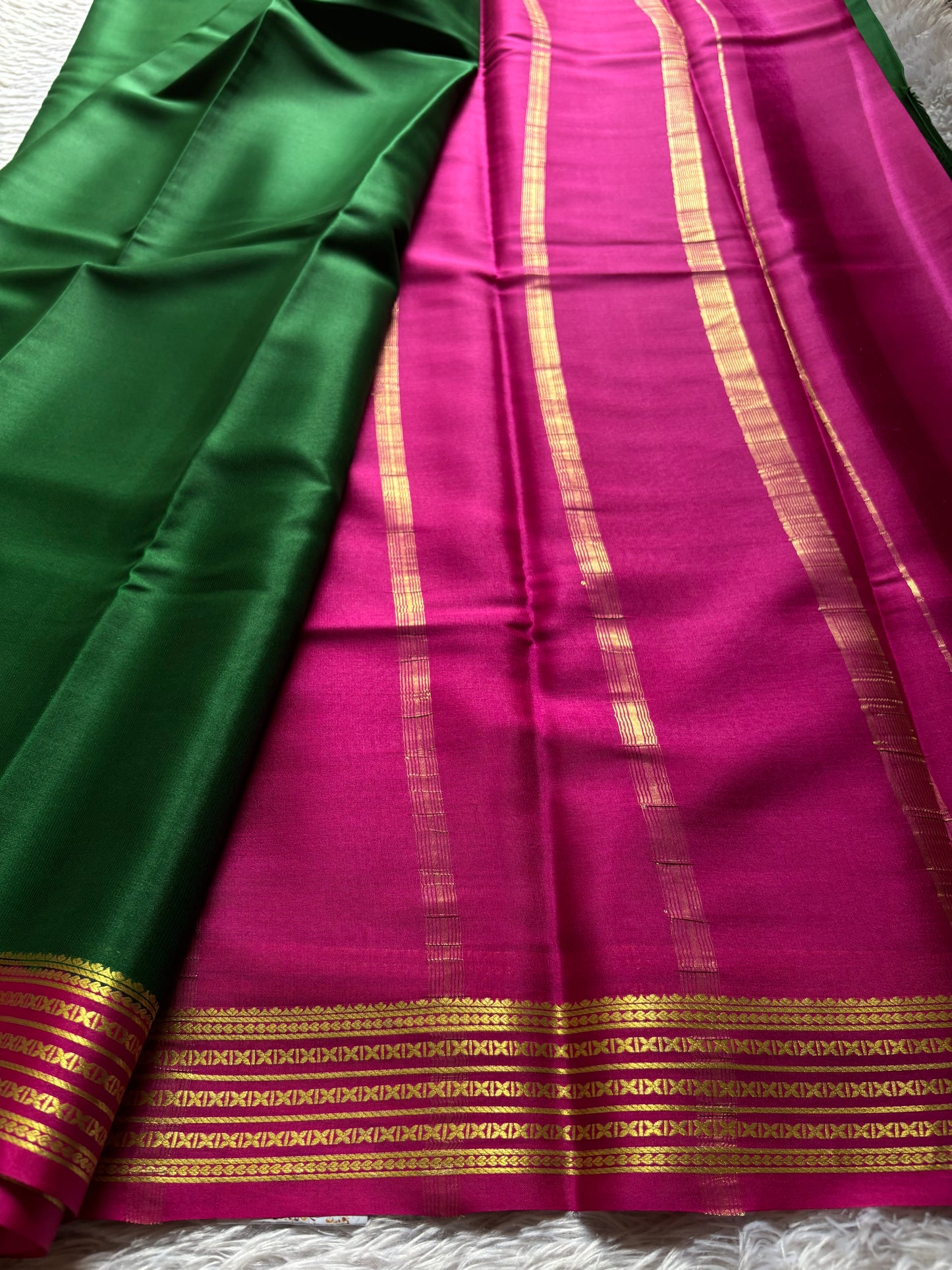 Deeksha (2D) : Dark green-rani pink