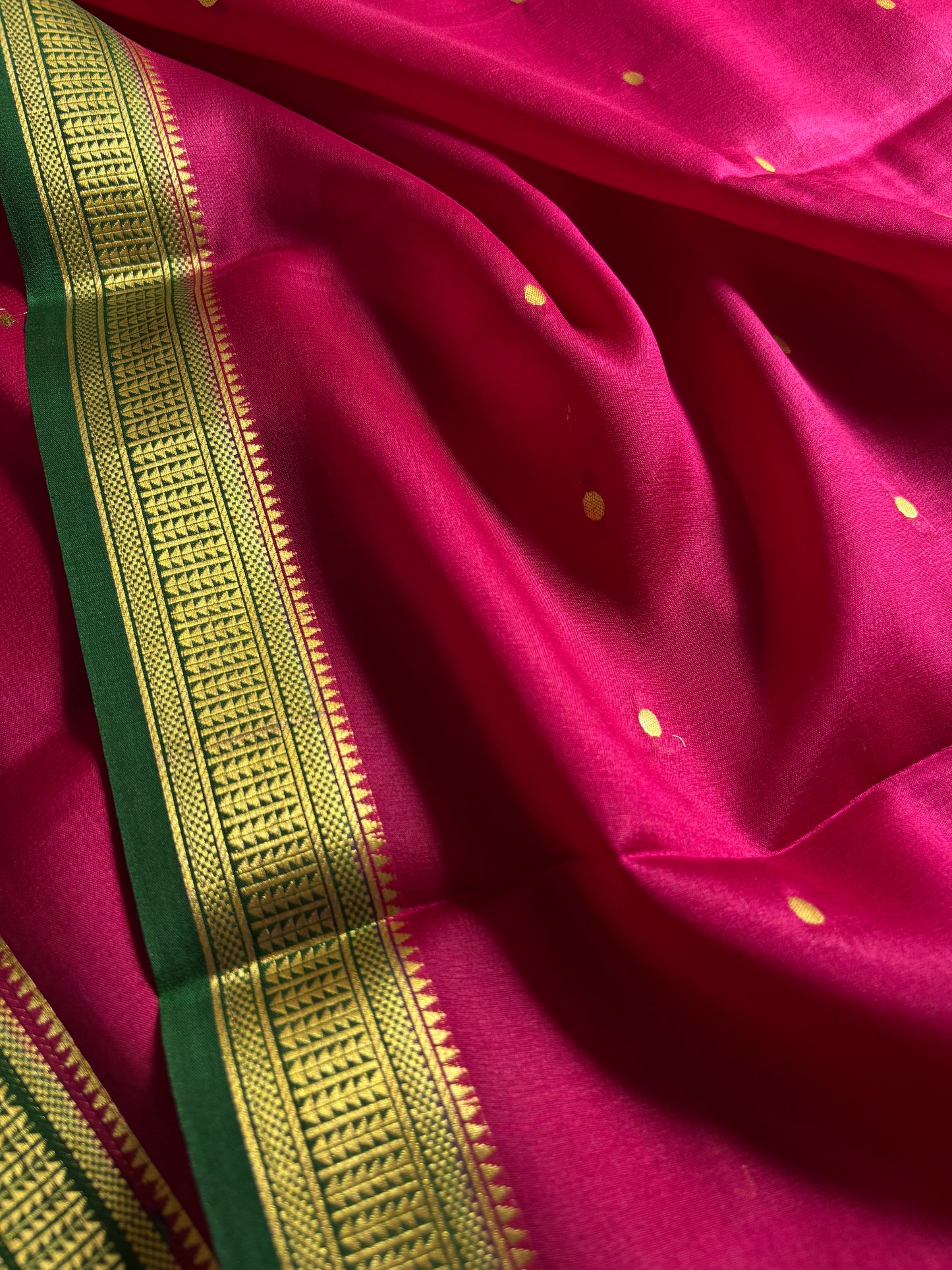 Bindu (2D) : Rani pink-bottle green