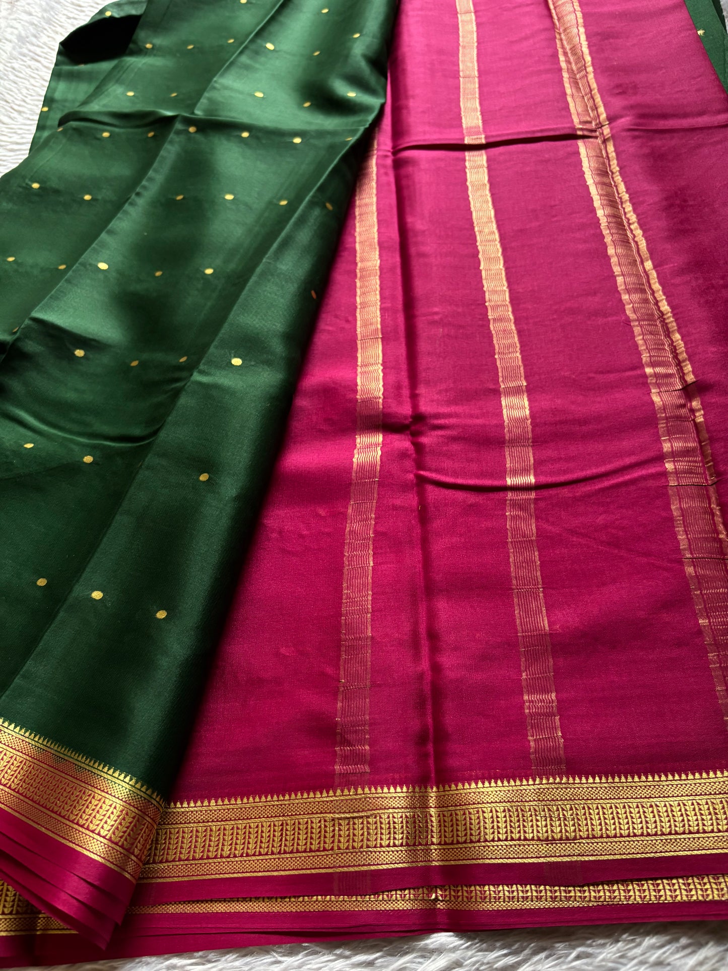 Bindu (2D) : Dark green-rani pink
