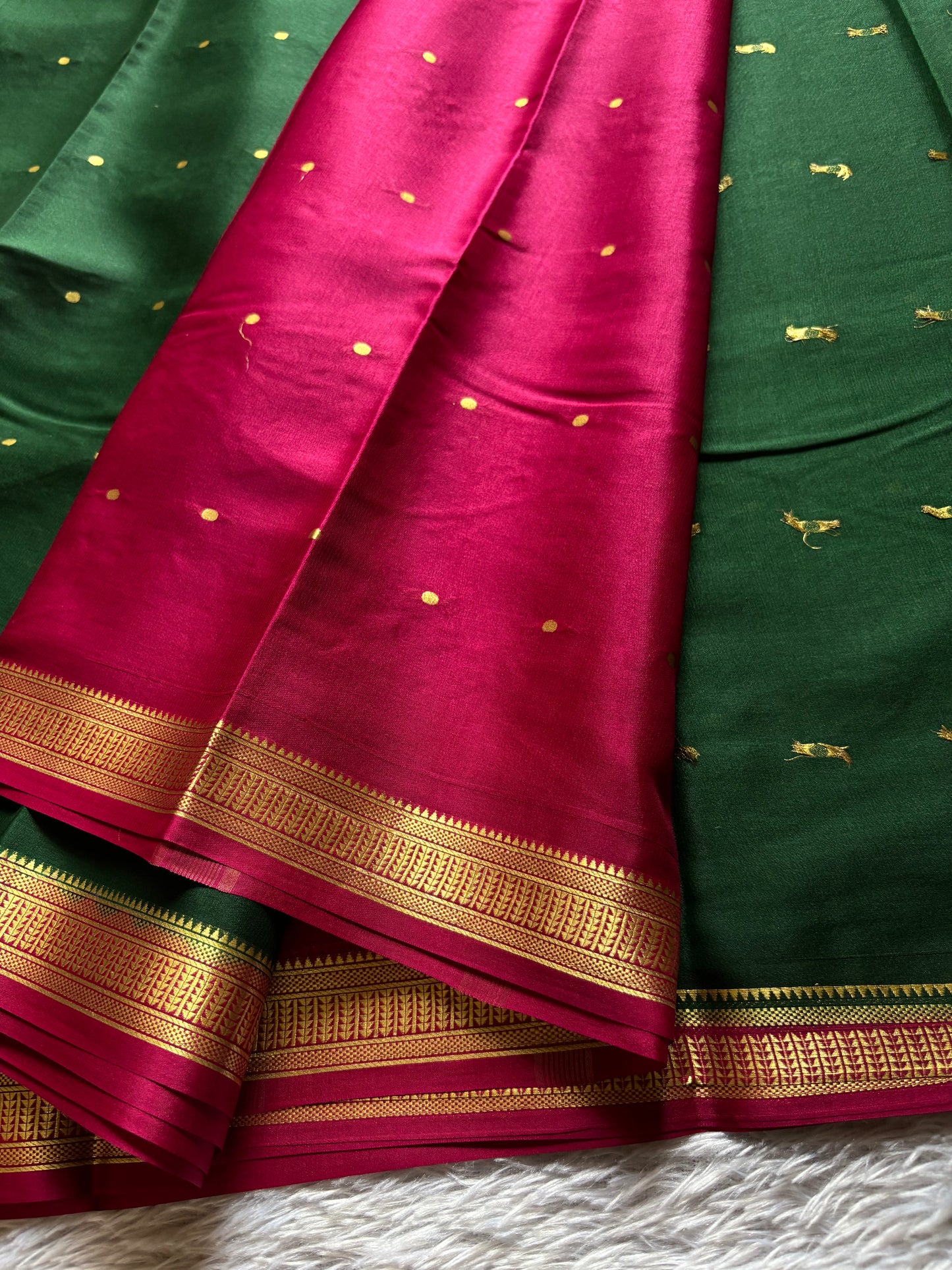 Bindu (2D) : Dark green-rani pink