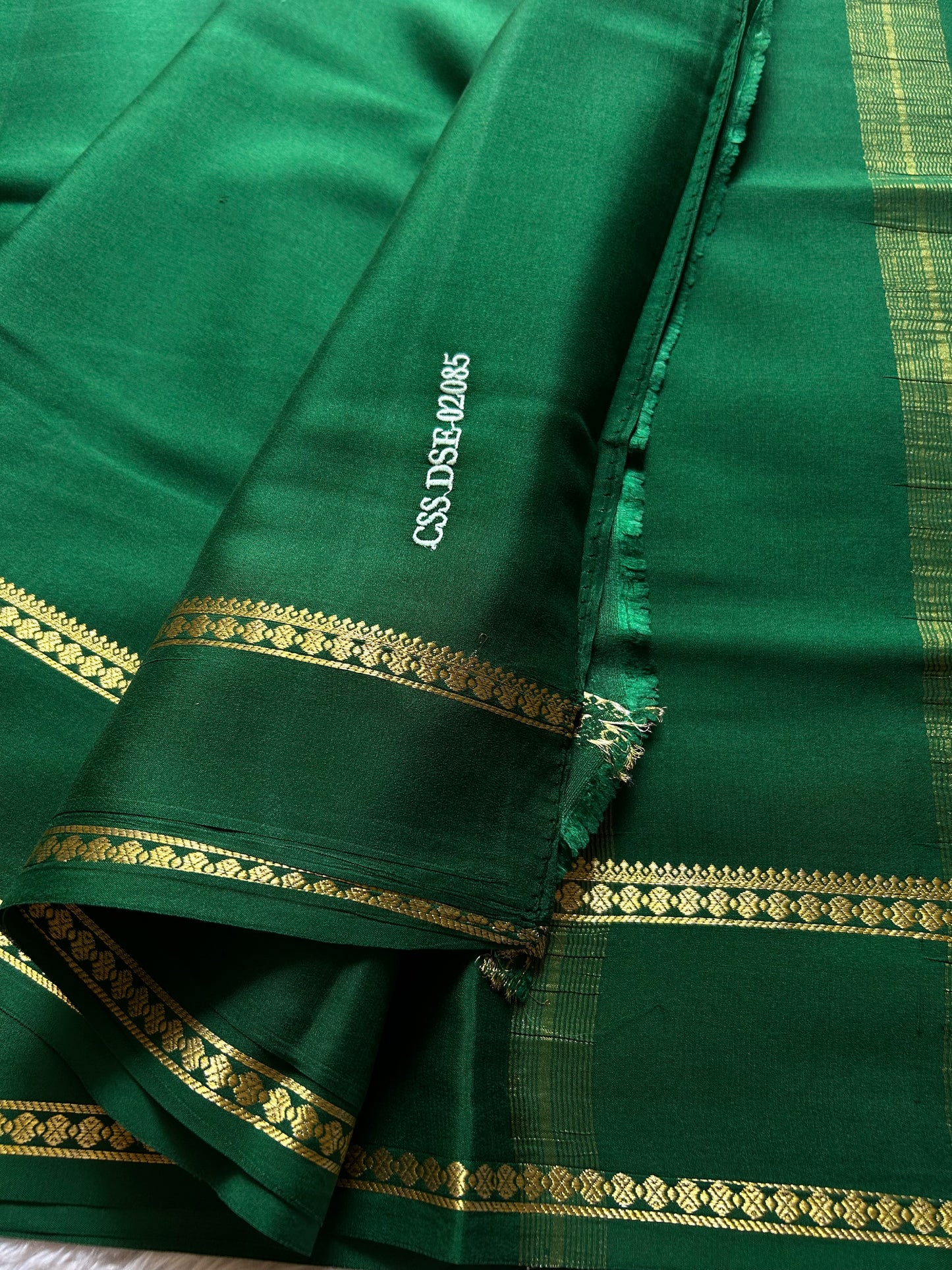 Shakthi : Solid Bottle green