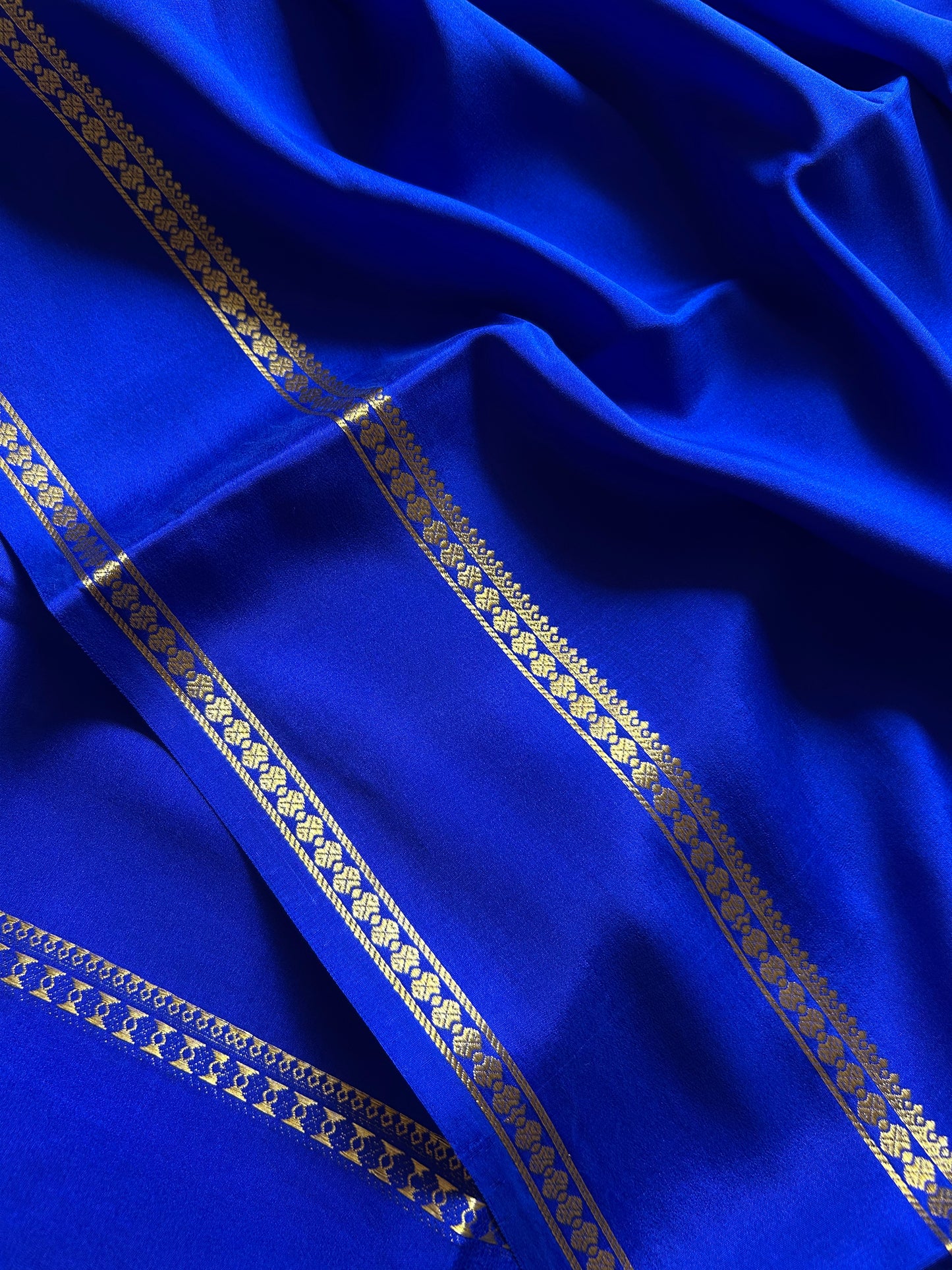 Shakthi : Solid Royal blue