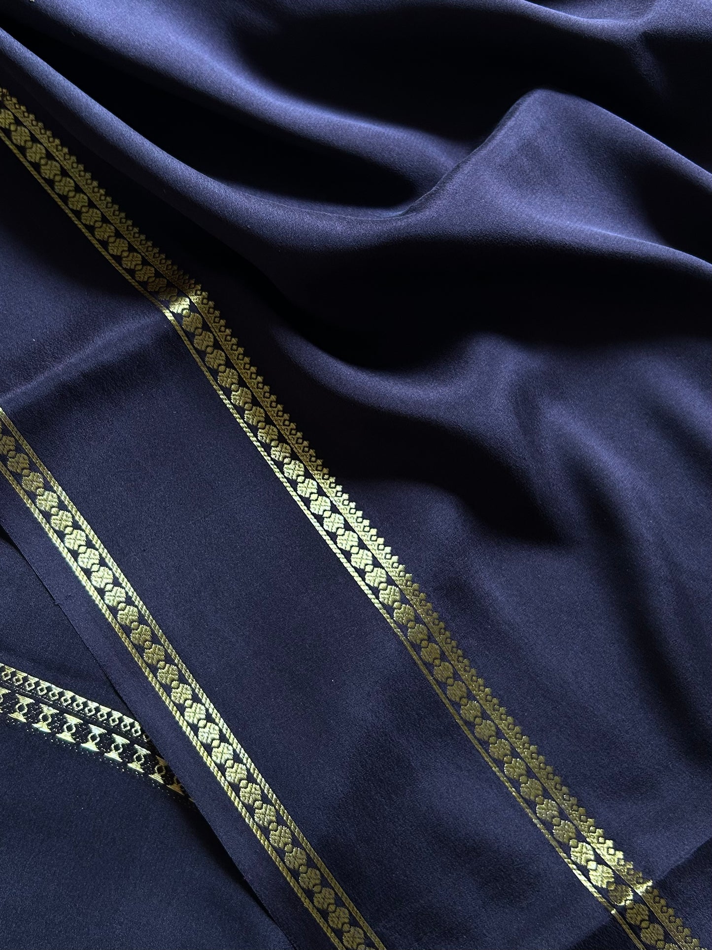 Shakthi : Solid Deep brown